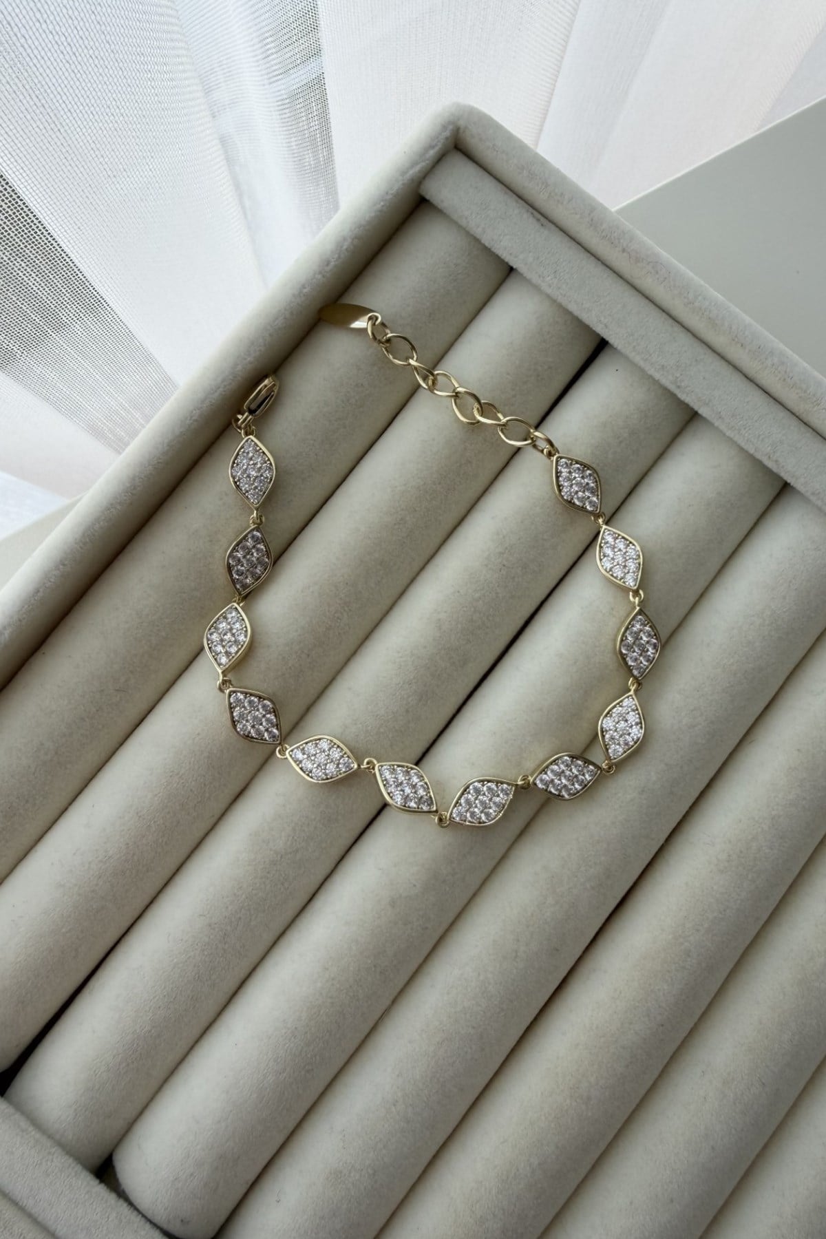 Xupıng Kristal Taşlı Göz Model Bileklik