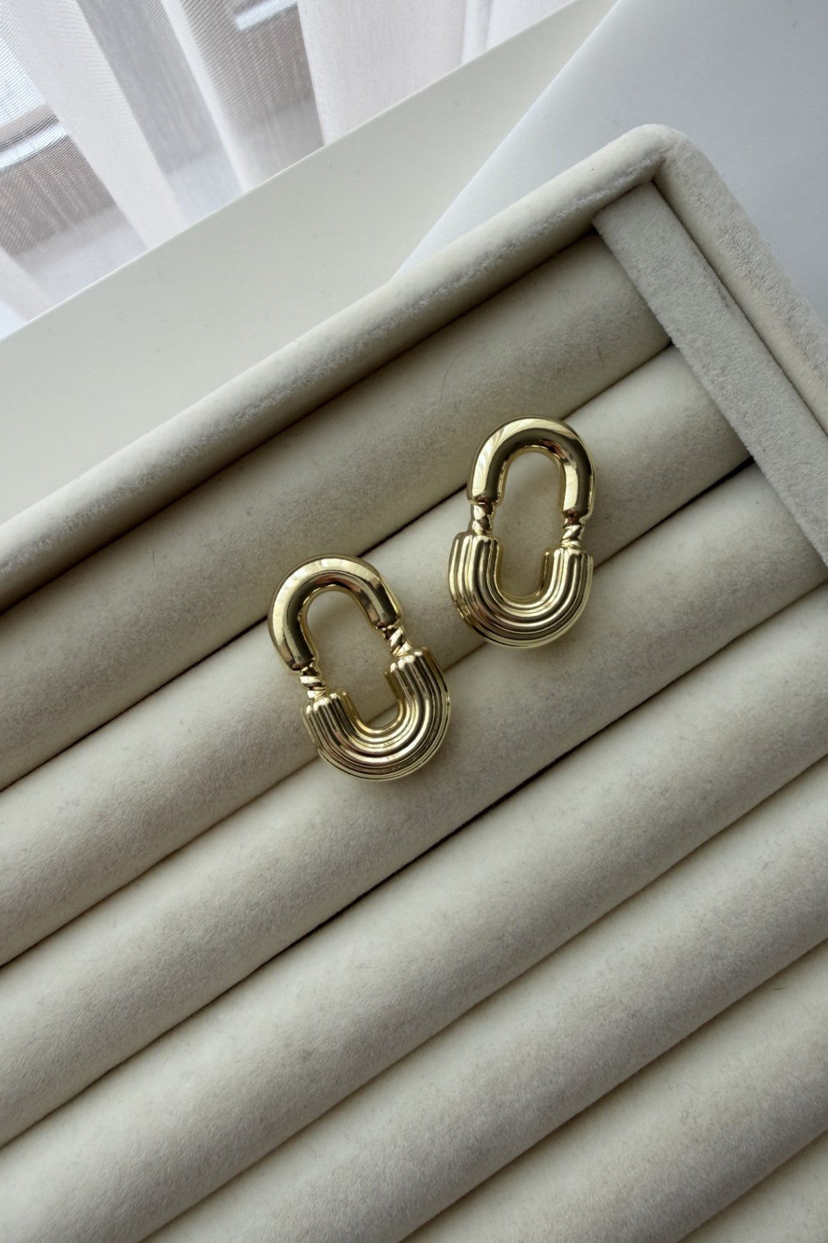 Xupıng Plaka Model U Küpe