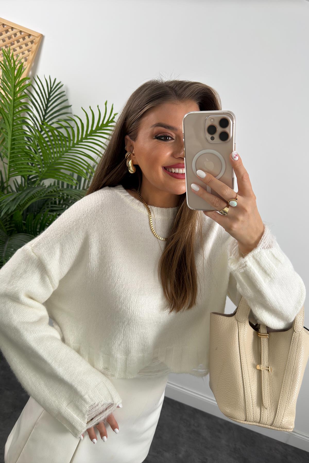 Yırtık Tasarımlı Yumoş Basic Kazak Ekru