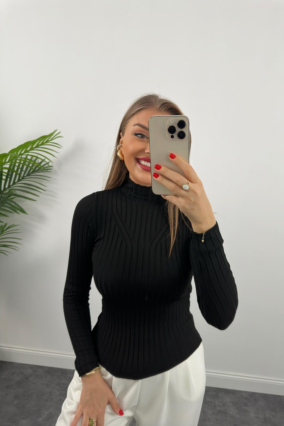 Zra Model Yaka Detaylı Çelik Triko Siyah 