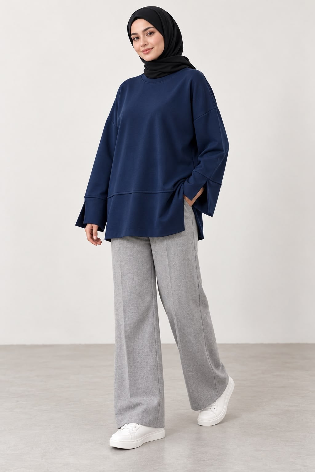 Kadın Lacivert Yanı Ve Kolu Yırtmaçlı Oysho Kumaş Sweatshirt