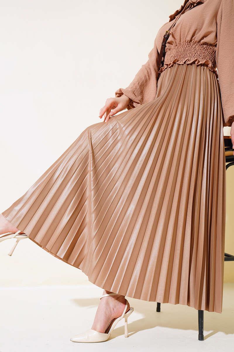 Kadın Bej Piliseli Deri Görünümlü Etek