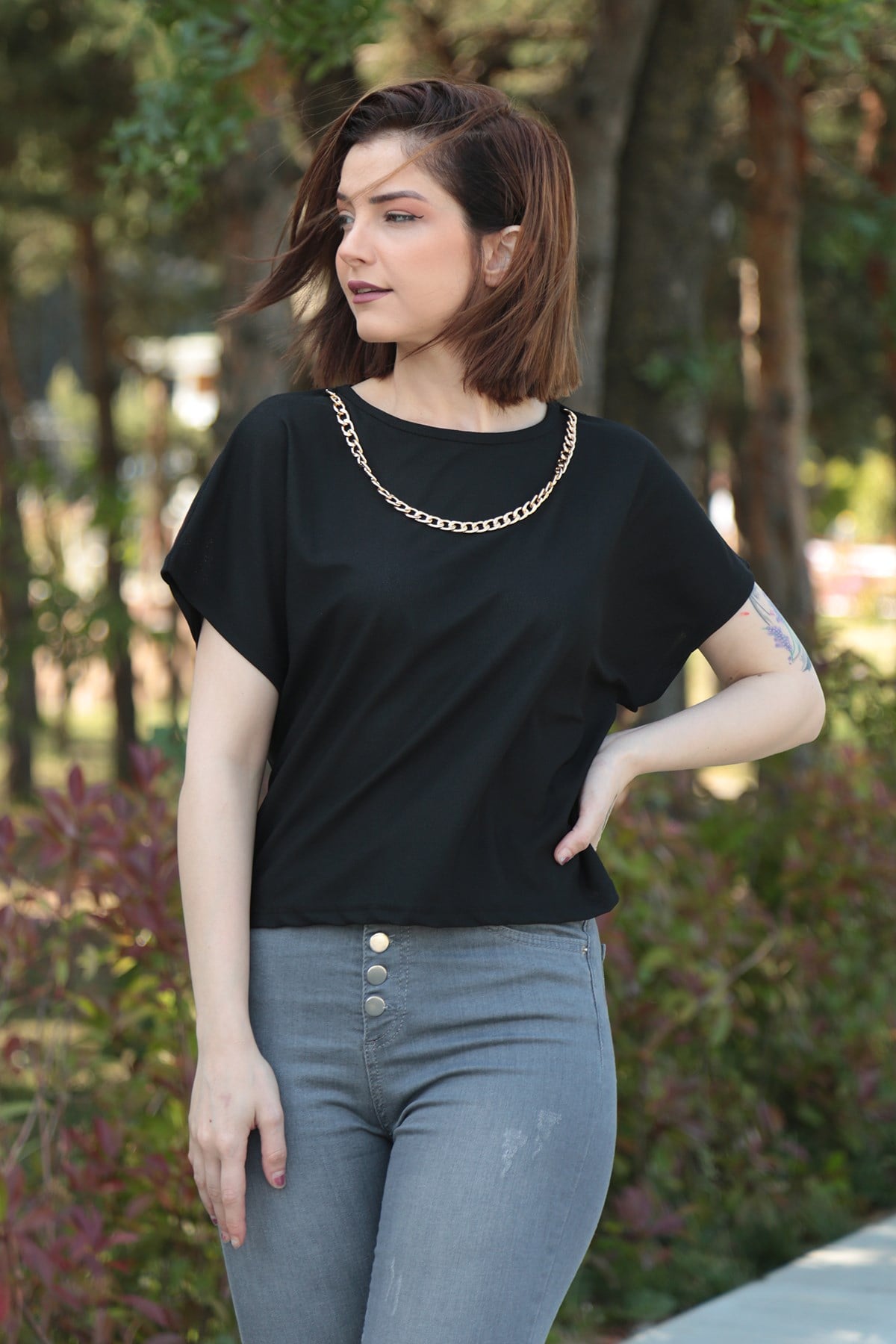 Kadın Siyah Kolyeli Krep Tshirt