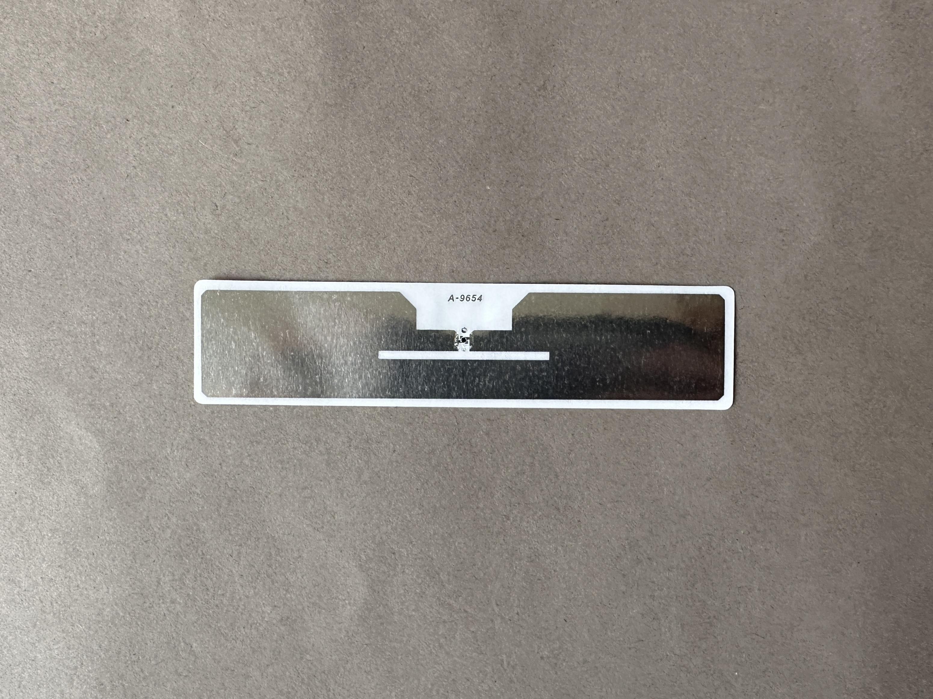 AZ-9654 UHF RFID Etiketi