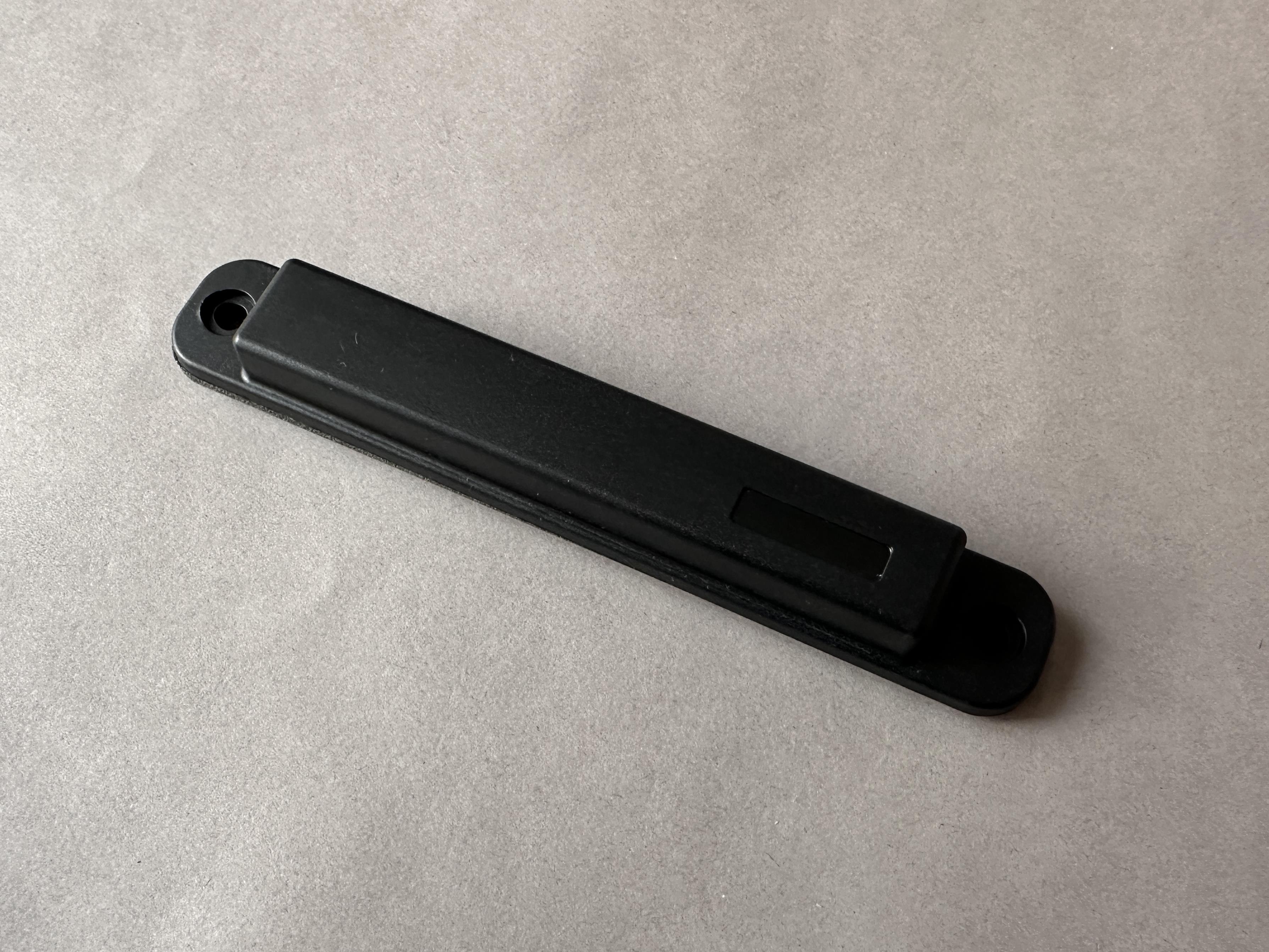 Metal Üstü UHF RFID Etiket ABS 135x21MM