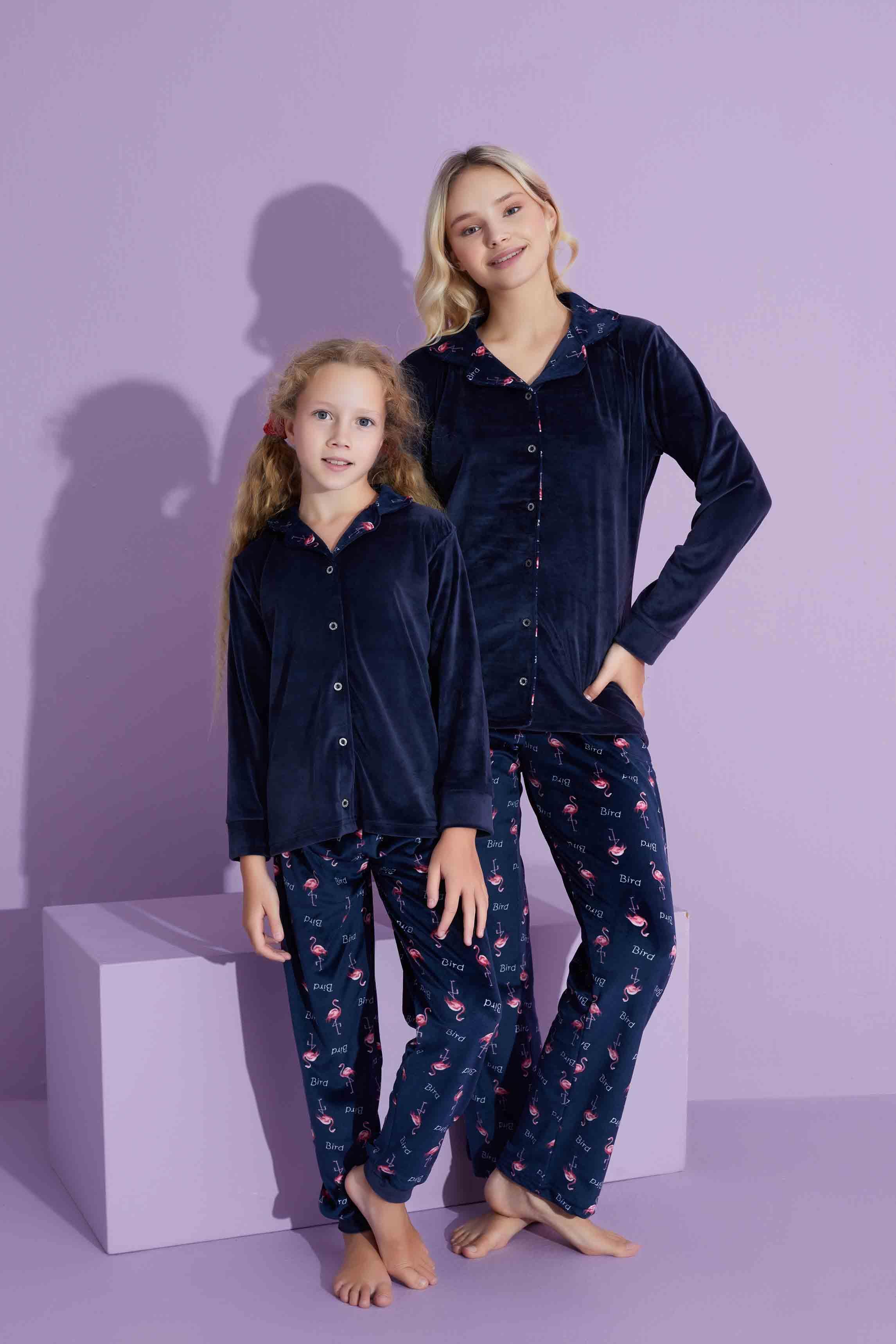 Yeni Sezon Trend Model Boydan Düğmeli Kadife Anne/Kız Çocuk Pijama Takımı 2800-Lacivert Flamingo
