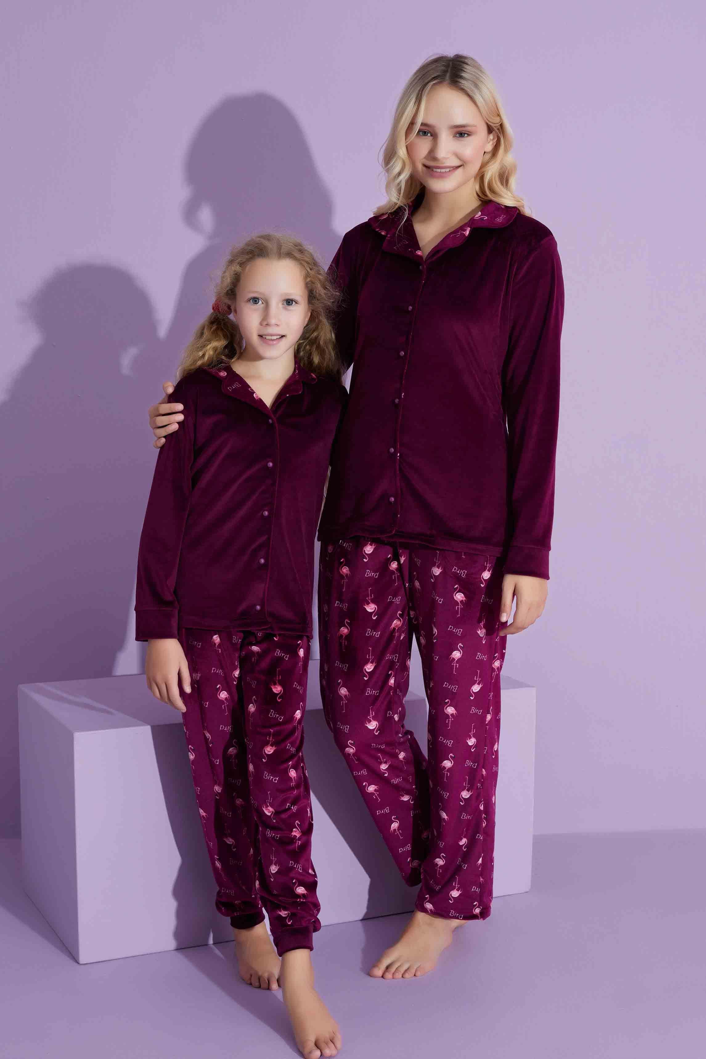 Yeni Sezon Trend Model Boydan Düğmeli Kadife Anne/Kız Çocuk Pijama Takımı 2776-Mürdüm Flamingo