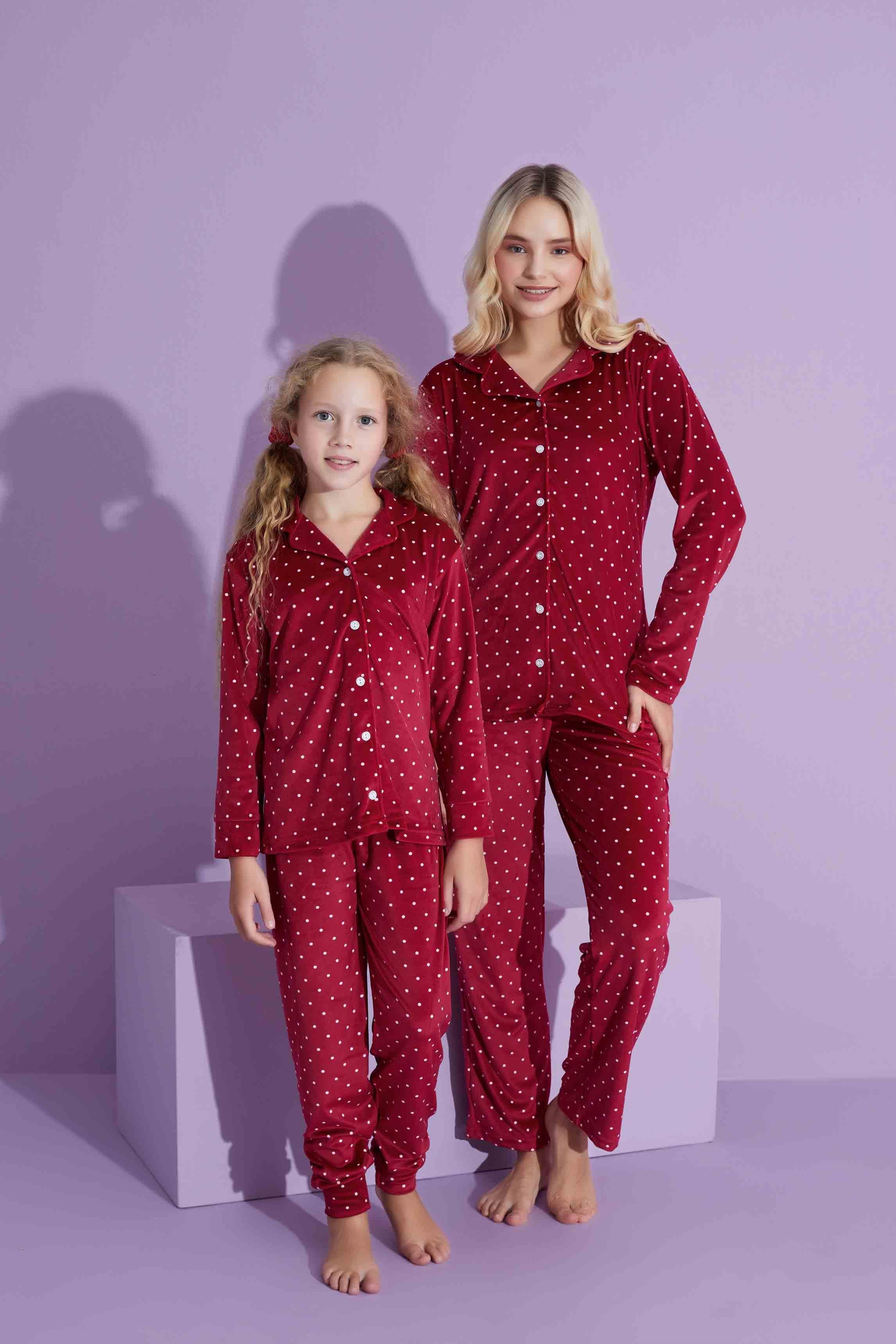 Yeni Sezon Trend Model Boydan Düğmeli Kadife Anne/Kız Çocuk Pijama Takımı 2800-Bordo Puantiyeli