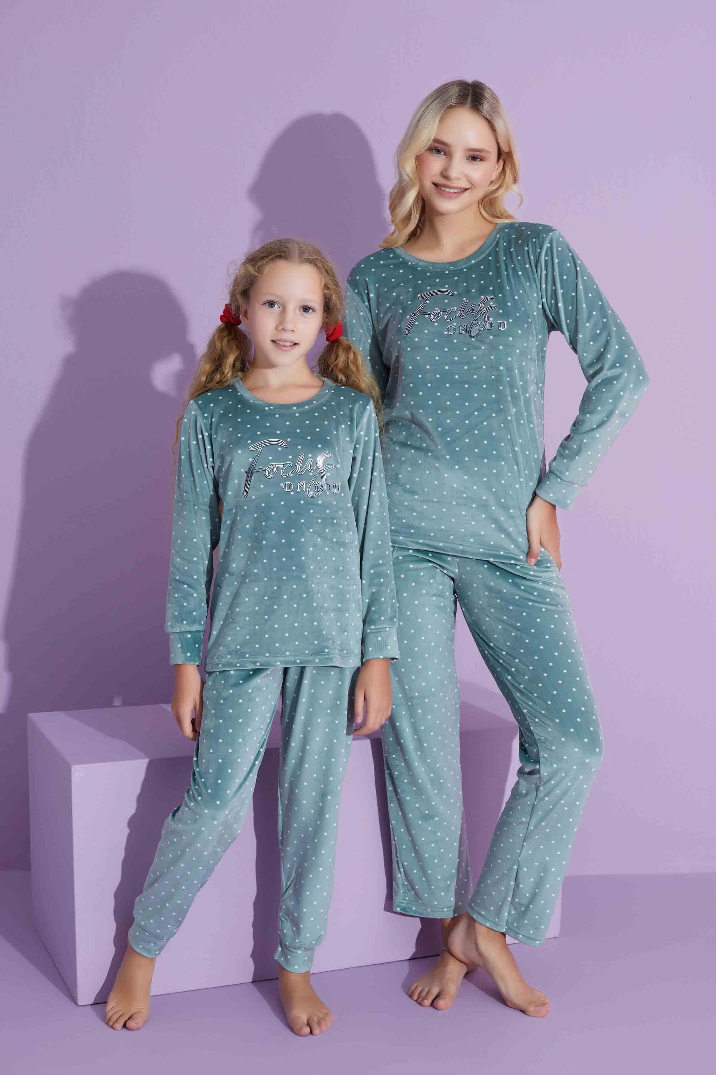 Yeni Sezon Yıldız Desenli Trend Model Kadife Anne/Kız Çocuk Pijama Takımı 2776-Mint Yeşili