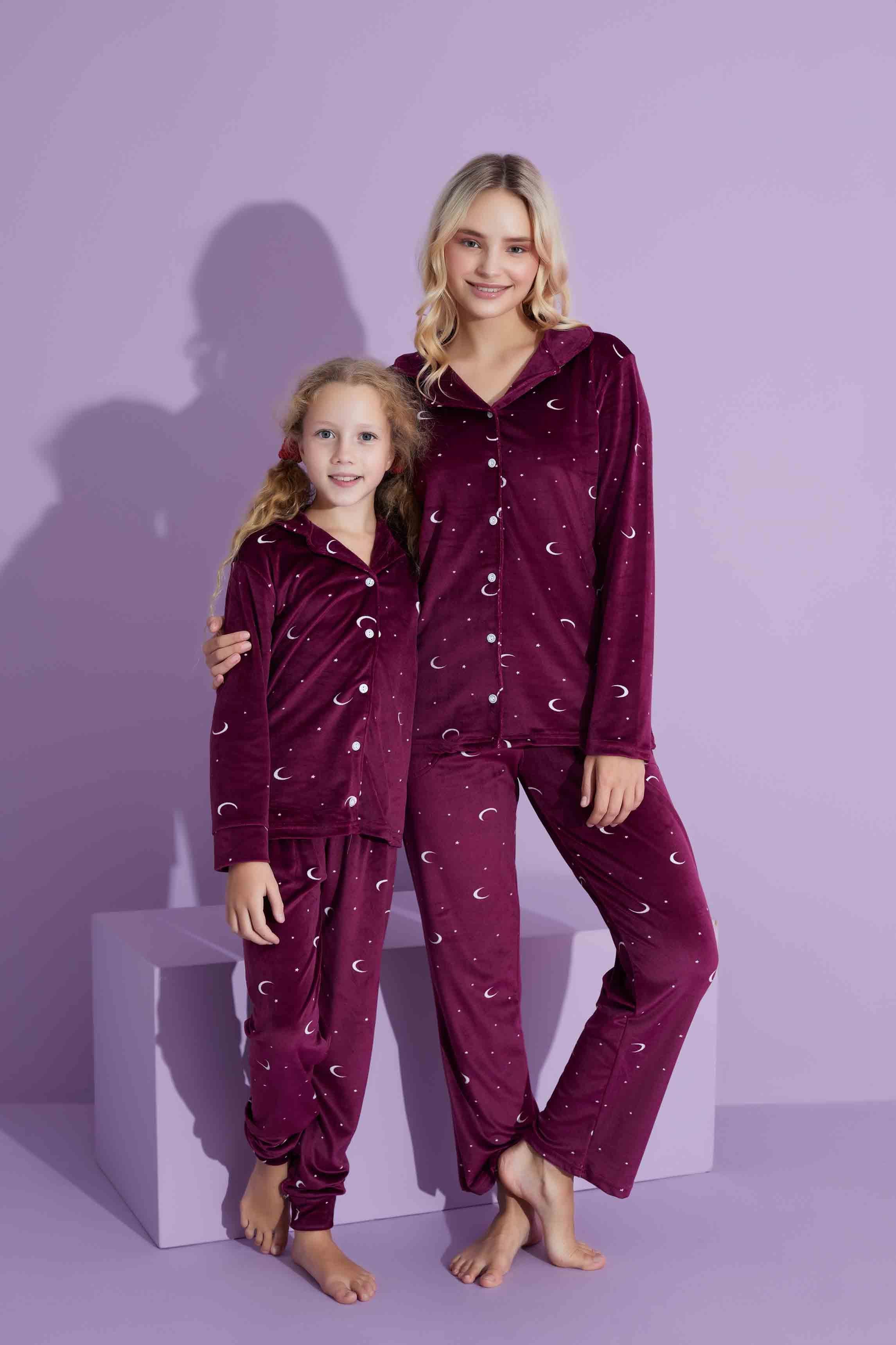 Yeni Sezon Ay Desenli Trend Model Kadife Anne/Kız Çocuk Pijama Takımı 2800-Vişne Çürüğü Ay