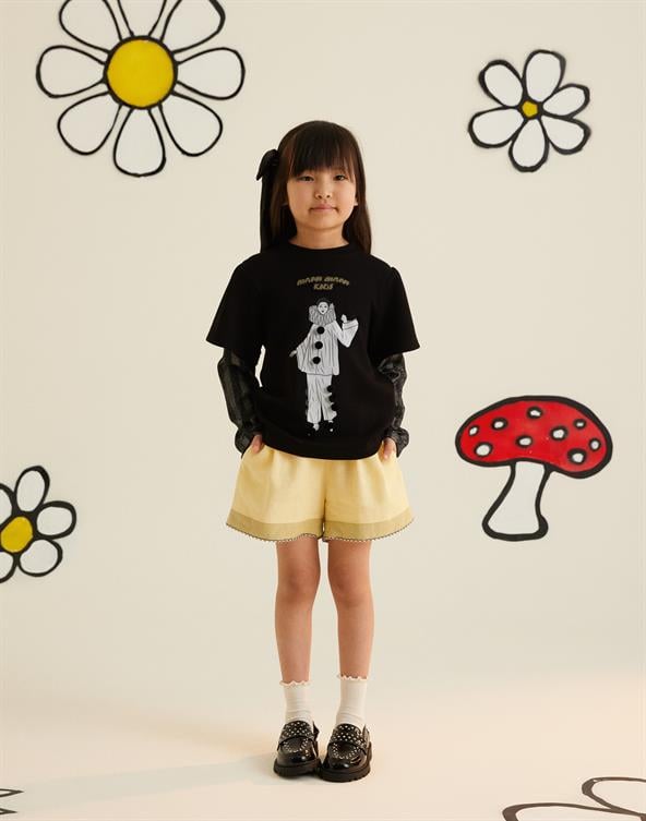 BASKILI ARKA YAKA FERMUARLI NAKIŞLI KADİFE DÜĞME DETAYLI ÇİFT KOLLU İÇ KOL DESENLİ T-SHIRT - junior, designer dresses, bachelorette, party dresses and graduation dresses.