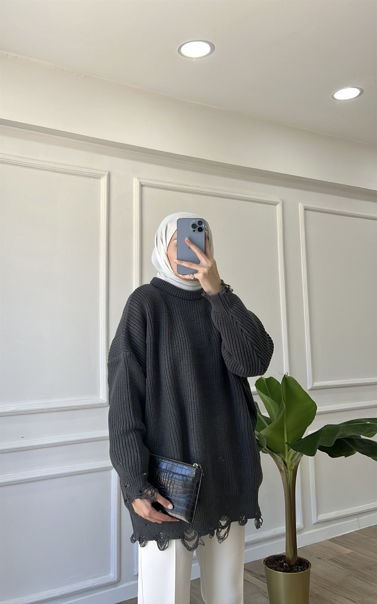 Antrasit Yırtık Detaylı Triko 