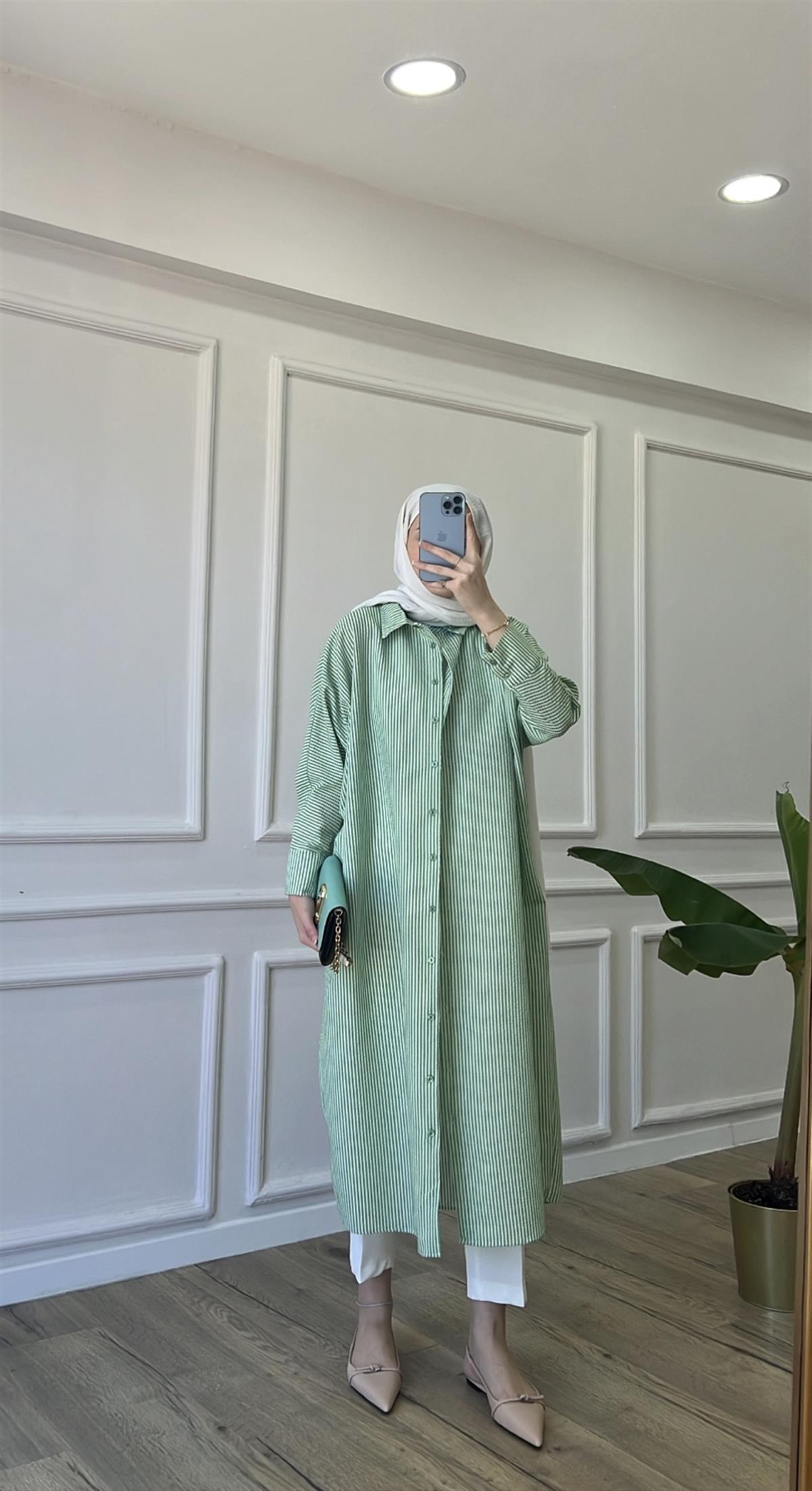 Benetton - Uzun Çizgili Gofre Gömlek