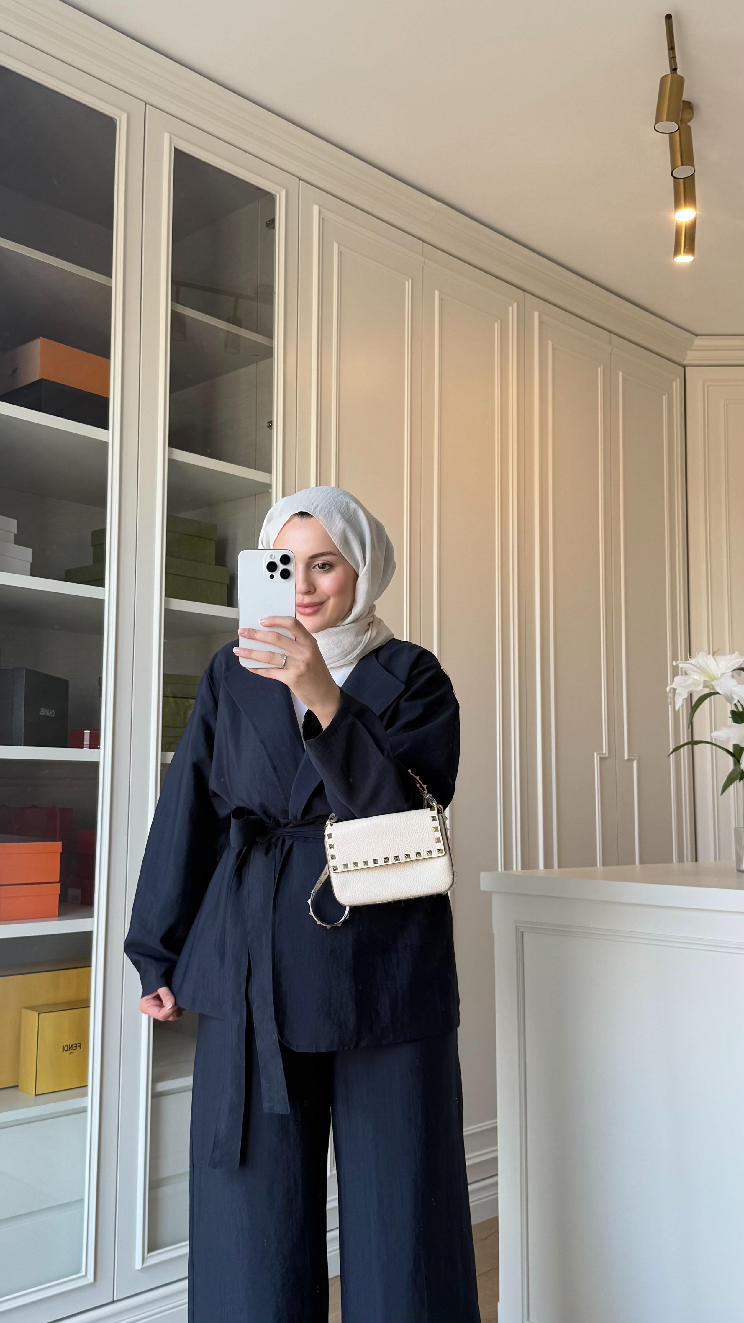 Bettina Takım Lacivert