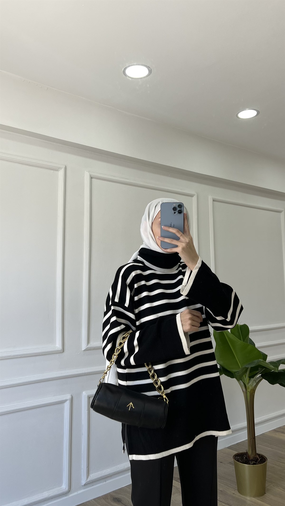 Boğazlı Çizgili Triko - Siyah