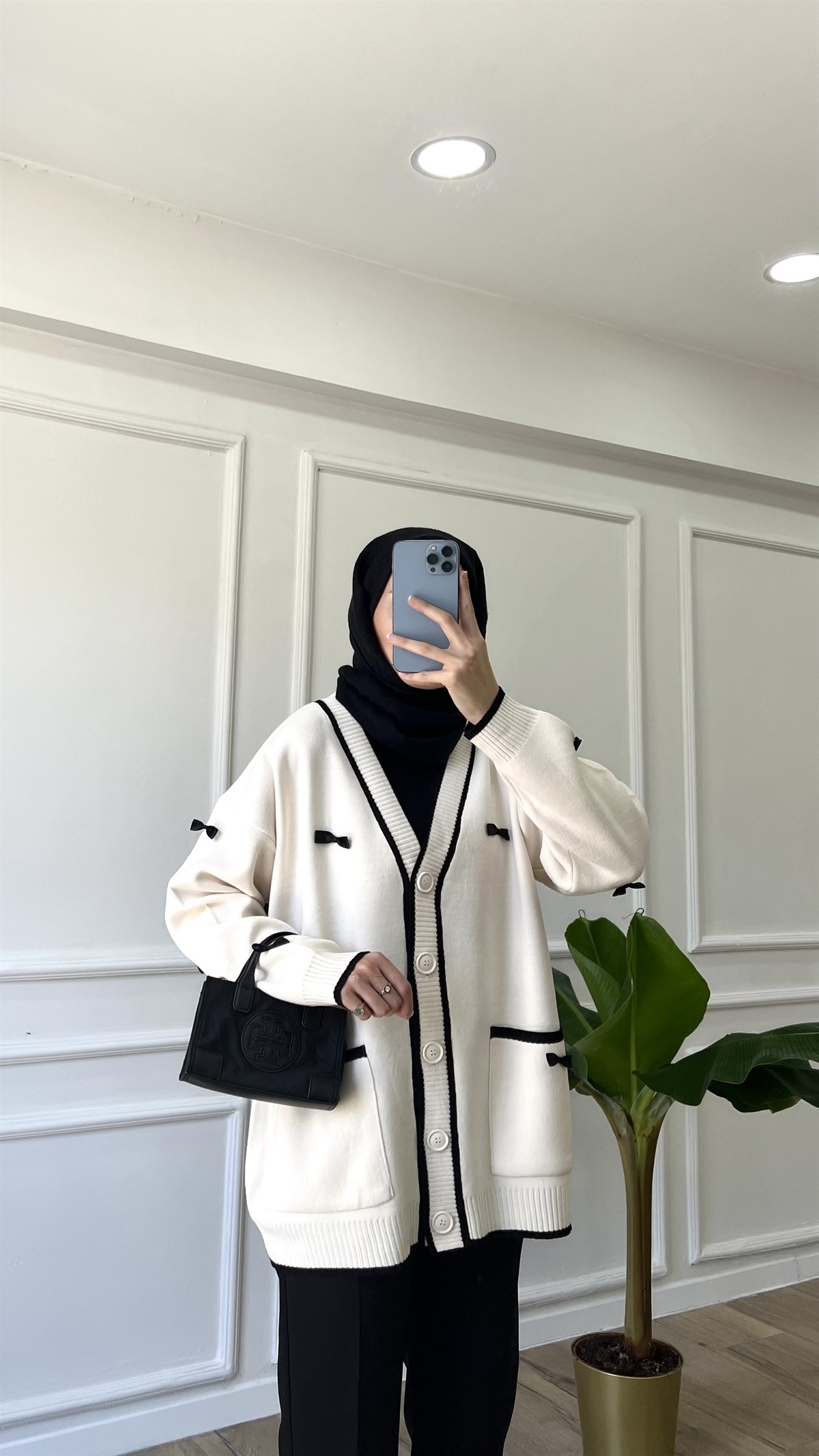 Fiyonk Detaylı Hırka - Ekru