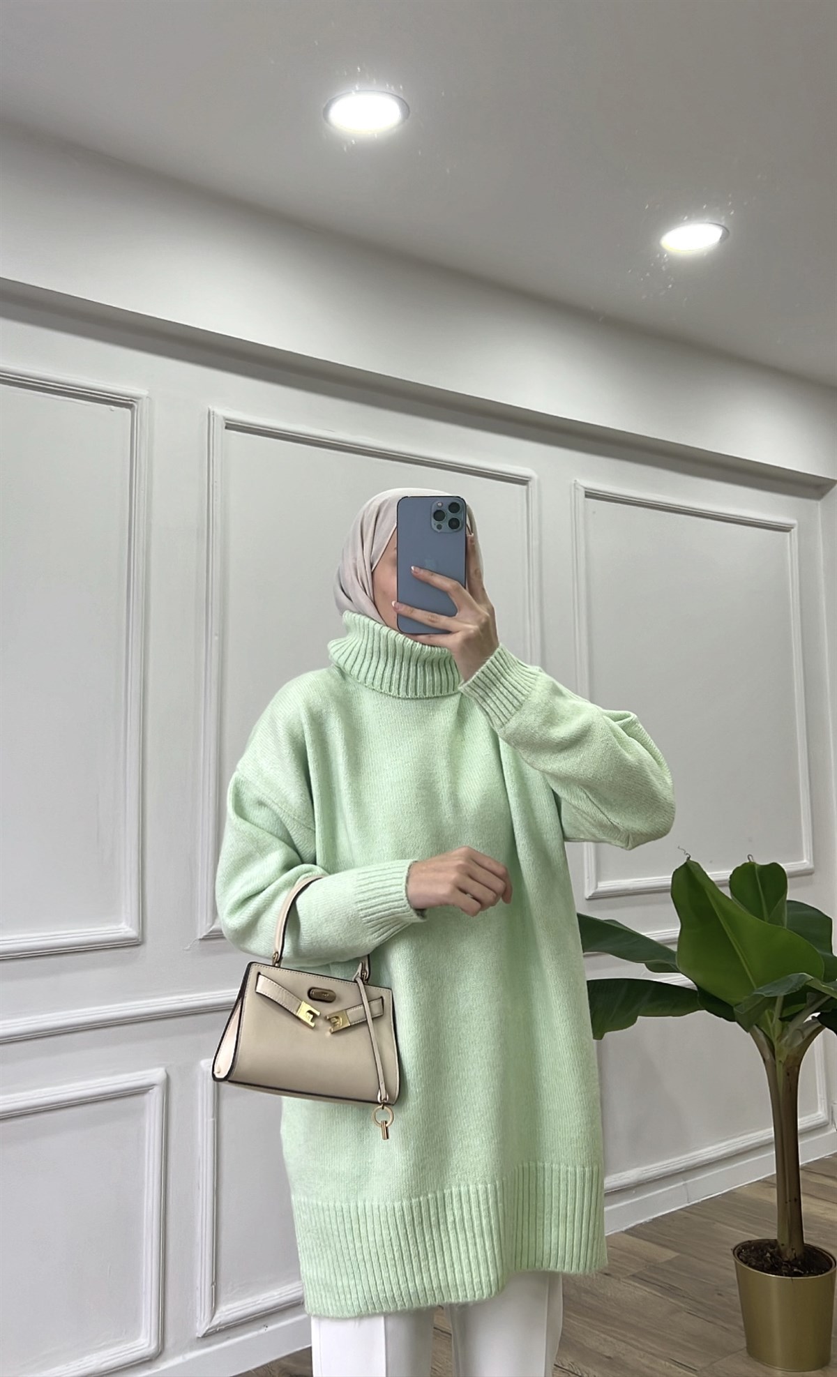 Mint Boğazlı Kenarları Yırtmaclı Kazak