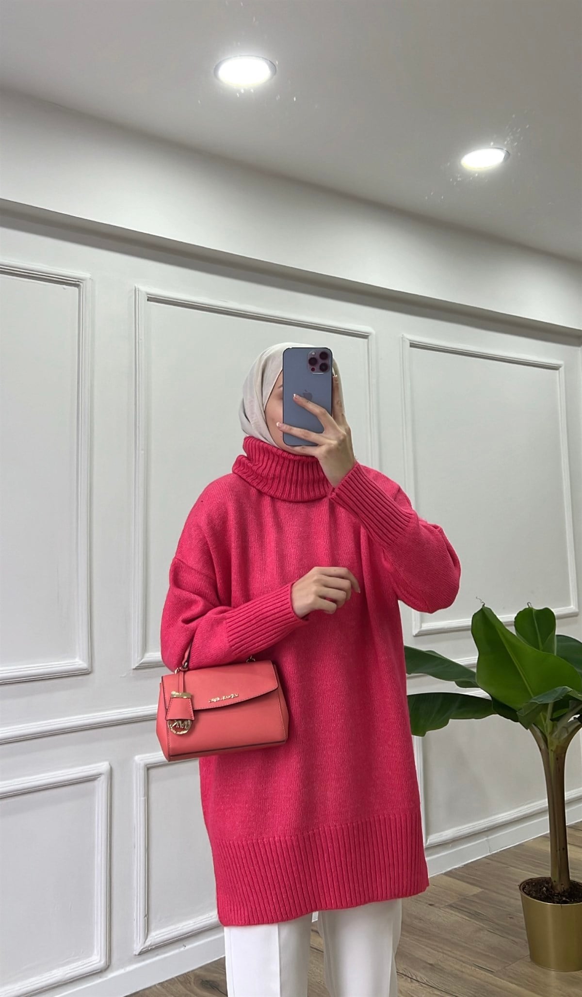 Pembe - Boğazlı Yan Kısımları Yırtmaclı Triko