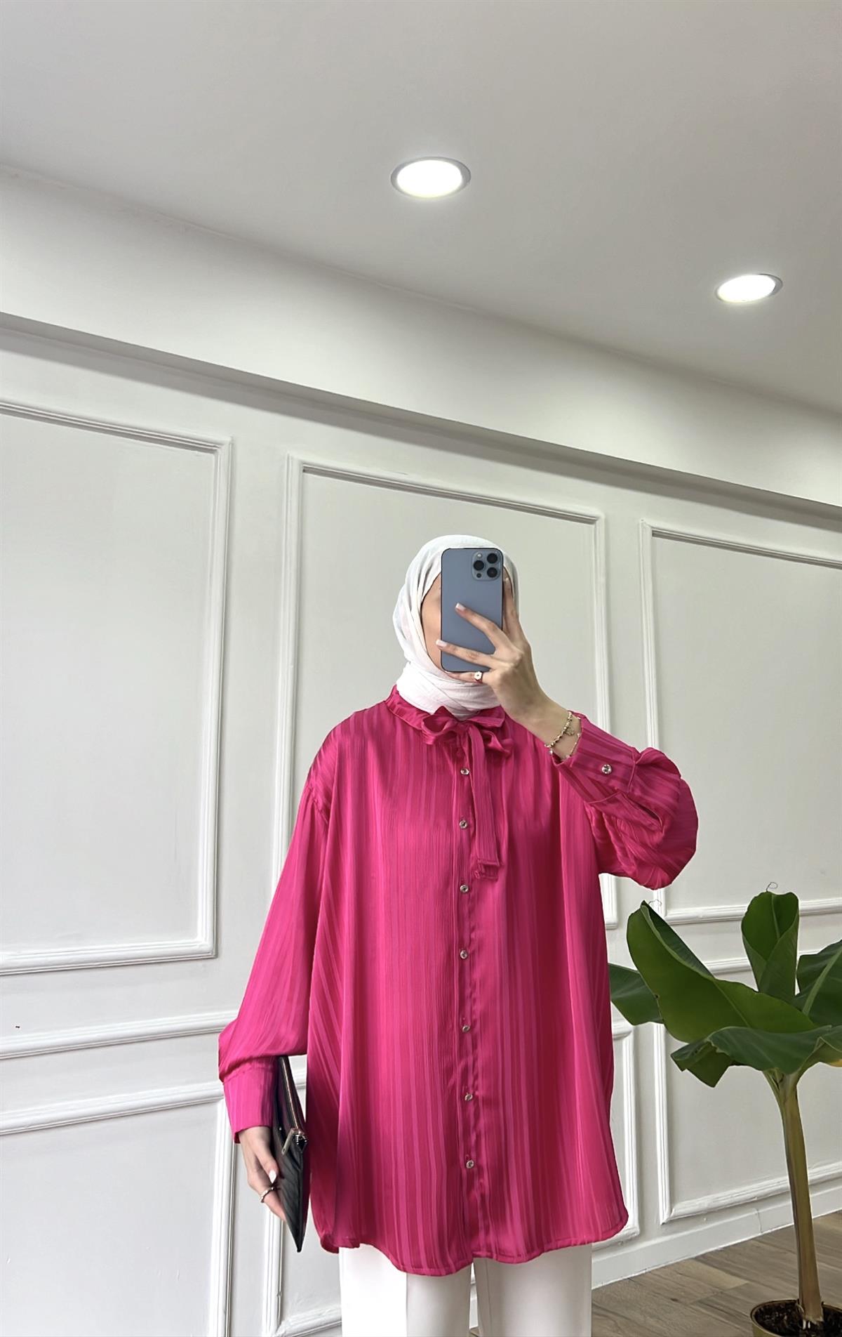 Pembe - Fularlı Saten Gömlek
