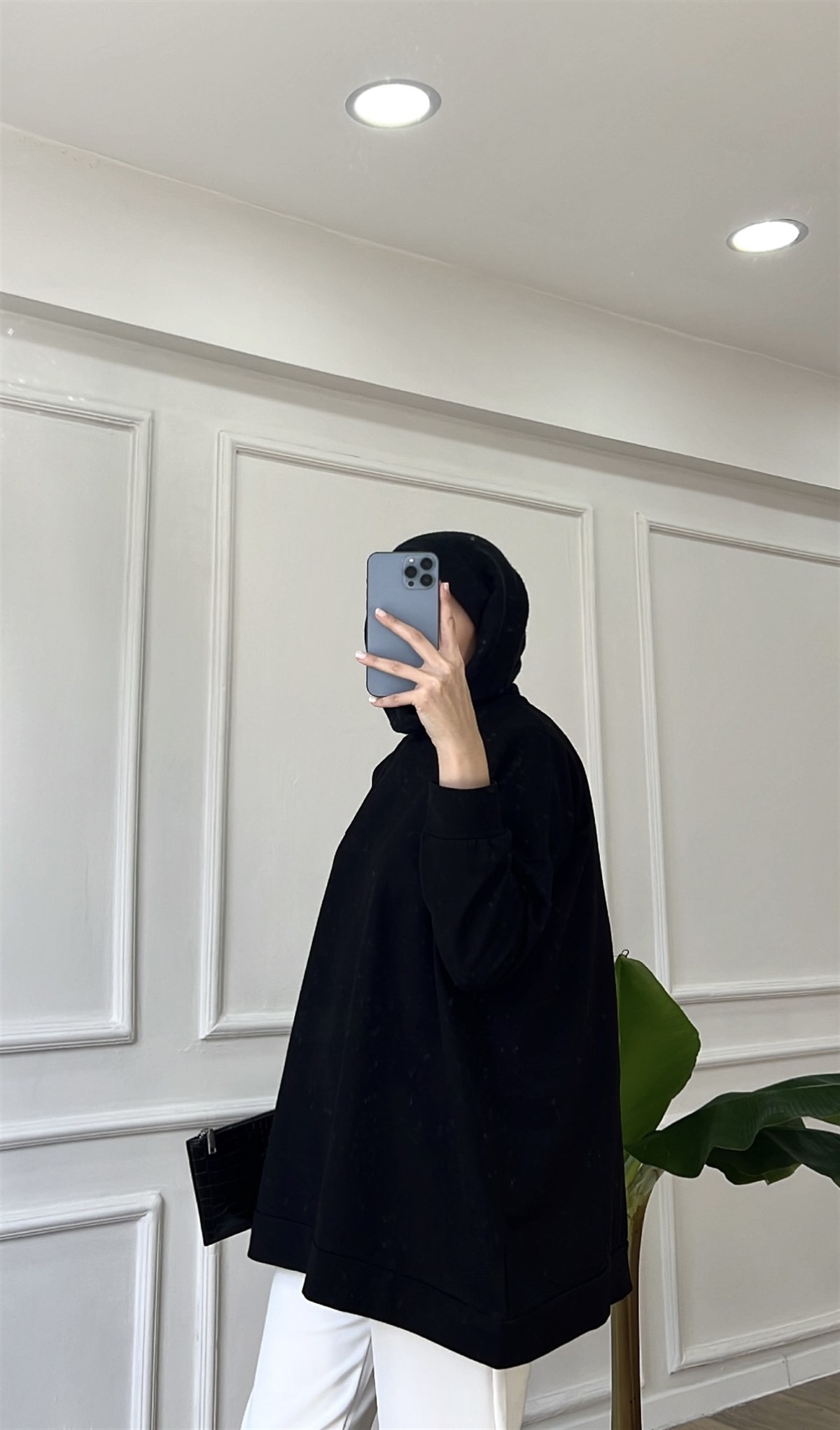 Siyah İki İplik Emojili Sweatshirt