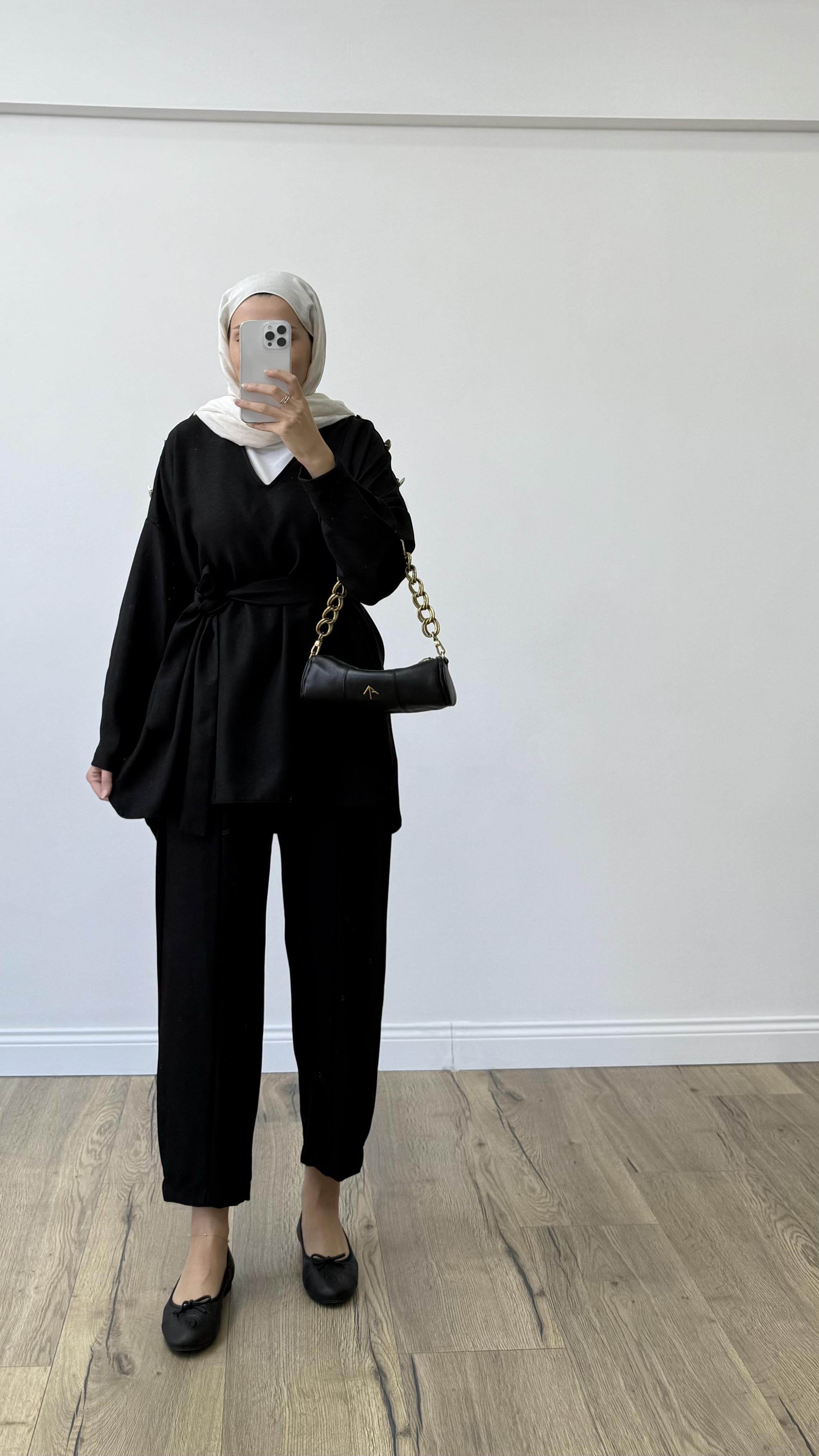 V Yaka Yün Takım Siyah 