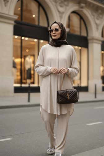 Pileli Saten Gömlekli Takım Bej