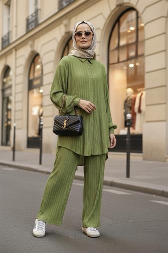 Pileli Saten Gömlekli Takım Açık Yeşill