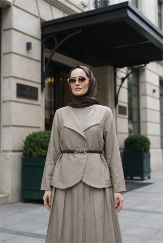 Kupra Kumaş Kemerli Ceket Etek Üçlü Takım – Vizon