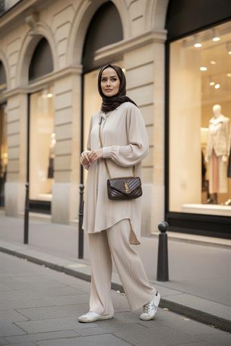 Pileli Saten Gömlekli Takım Bej