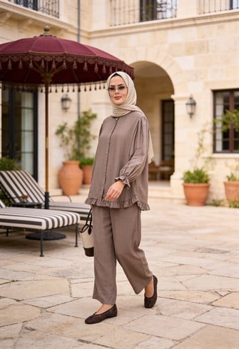 Lavin  Çilek Kumaş Fırfırlı Oversize Pantolonlu Takım-Vizon