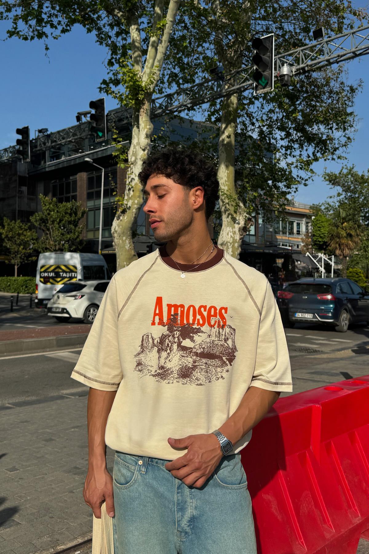 Amoses Baskılı Bej Oversize Tişört
