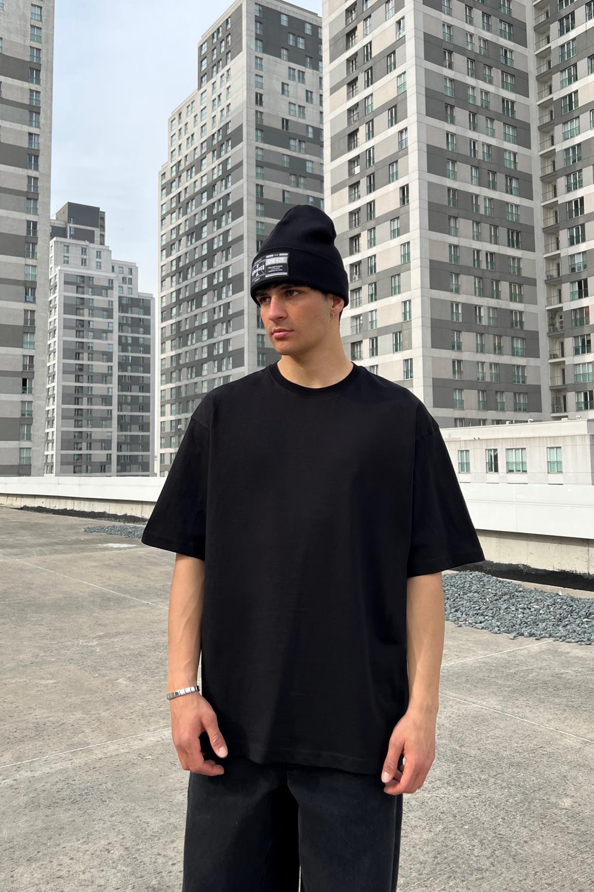 Basic Siyah Oversize Tişört