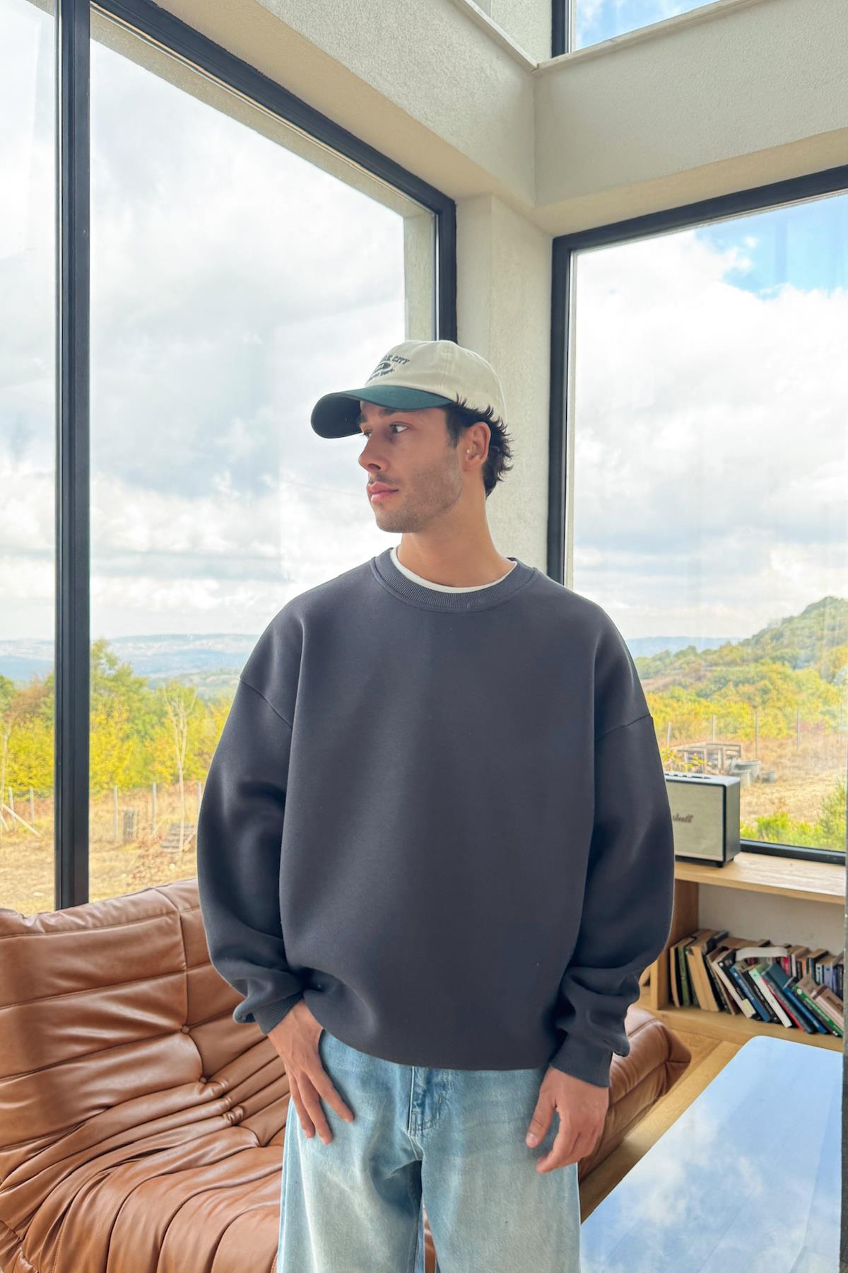 Basic Bisiklet Yaka Sweatshirt