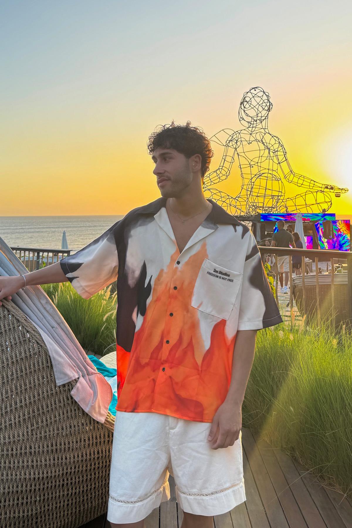 Batik Desenli Bej Oversize Kısa Kol Gömlek