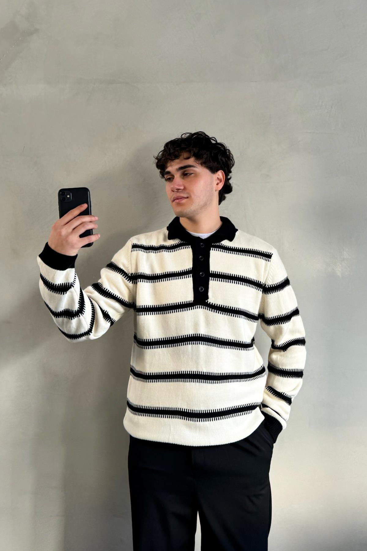 Çizgili Polo Yaka Taş Rengi Oversize Kazak