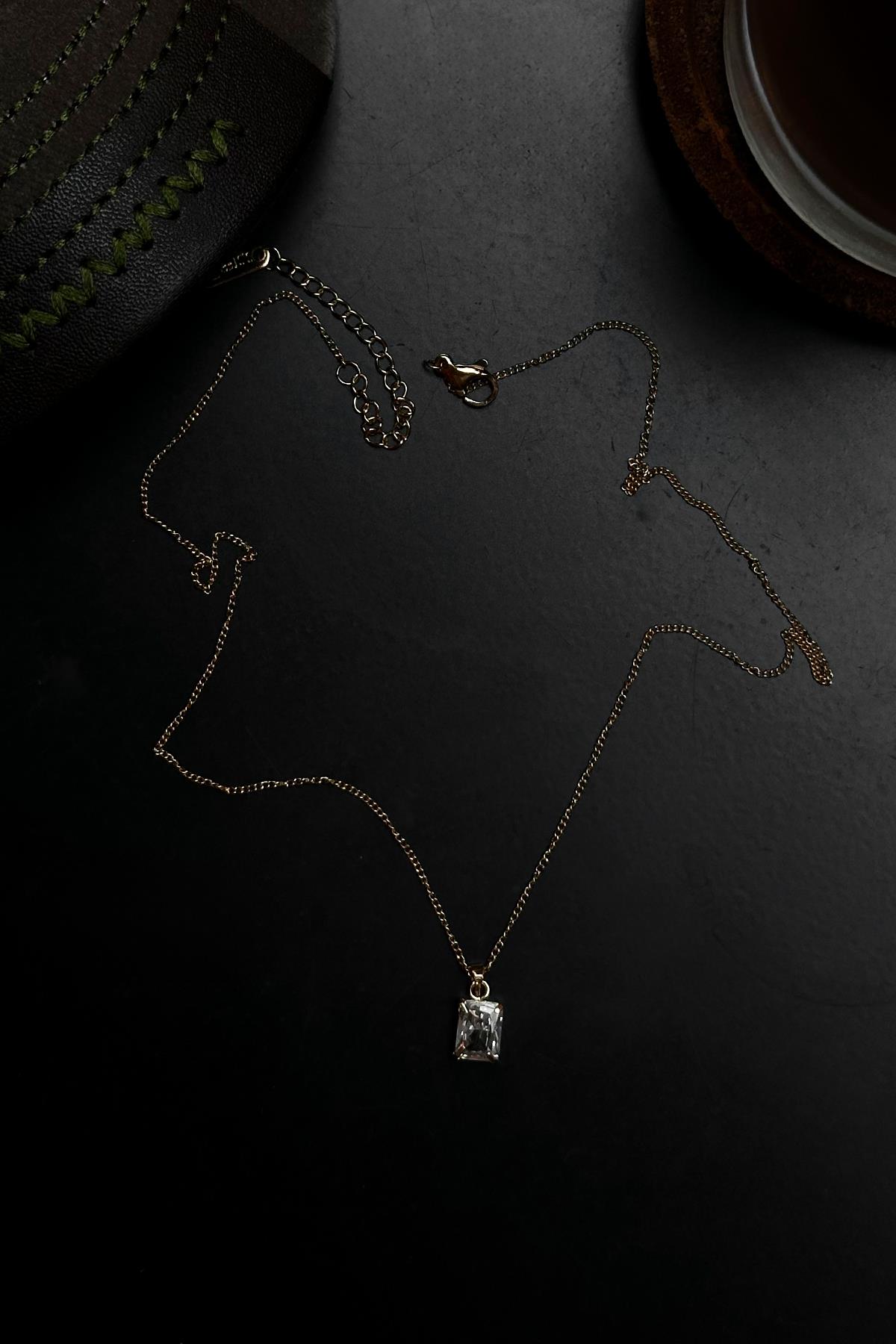 Dikdörtgen Taşlı Minimal Kolye