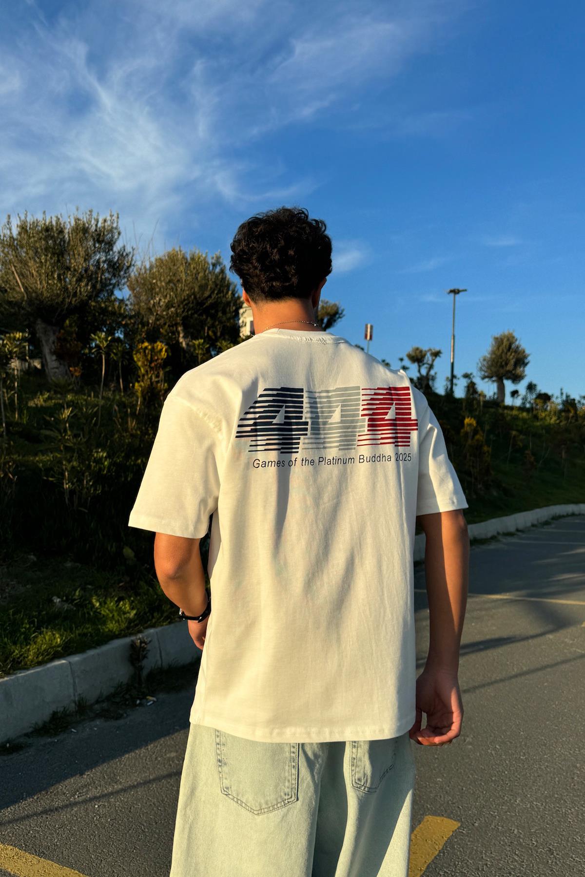 Game Of The Platinum Baskılı Ekru Oversize Tişört
