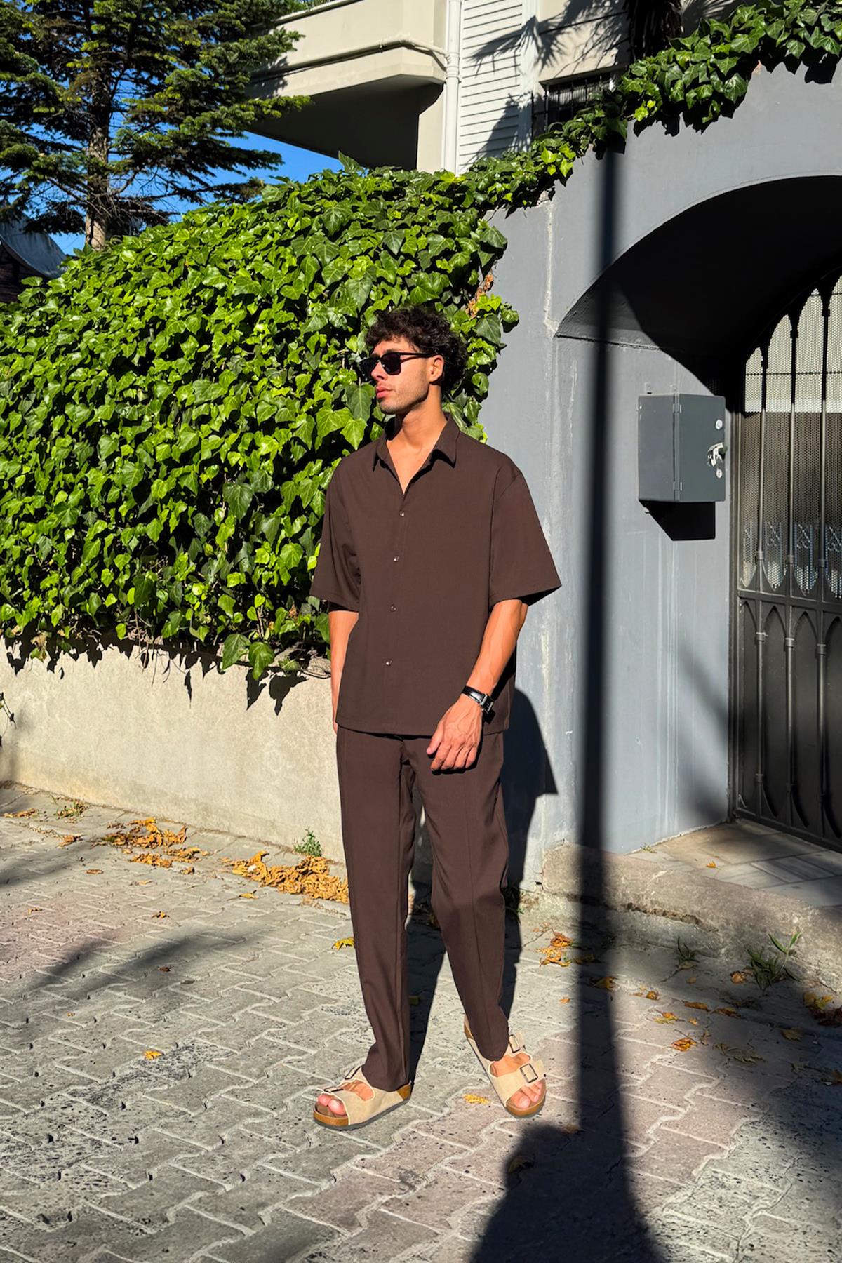 Gömlekli Kahverengi Kumaş Takım