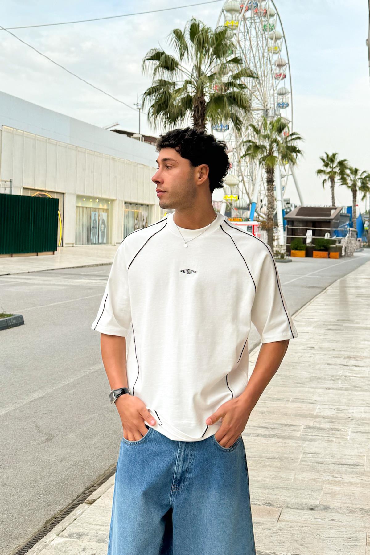 Greathland Nakışlı Ekru Oversize Tişört