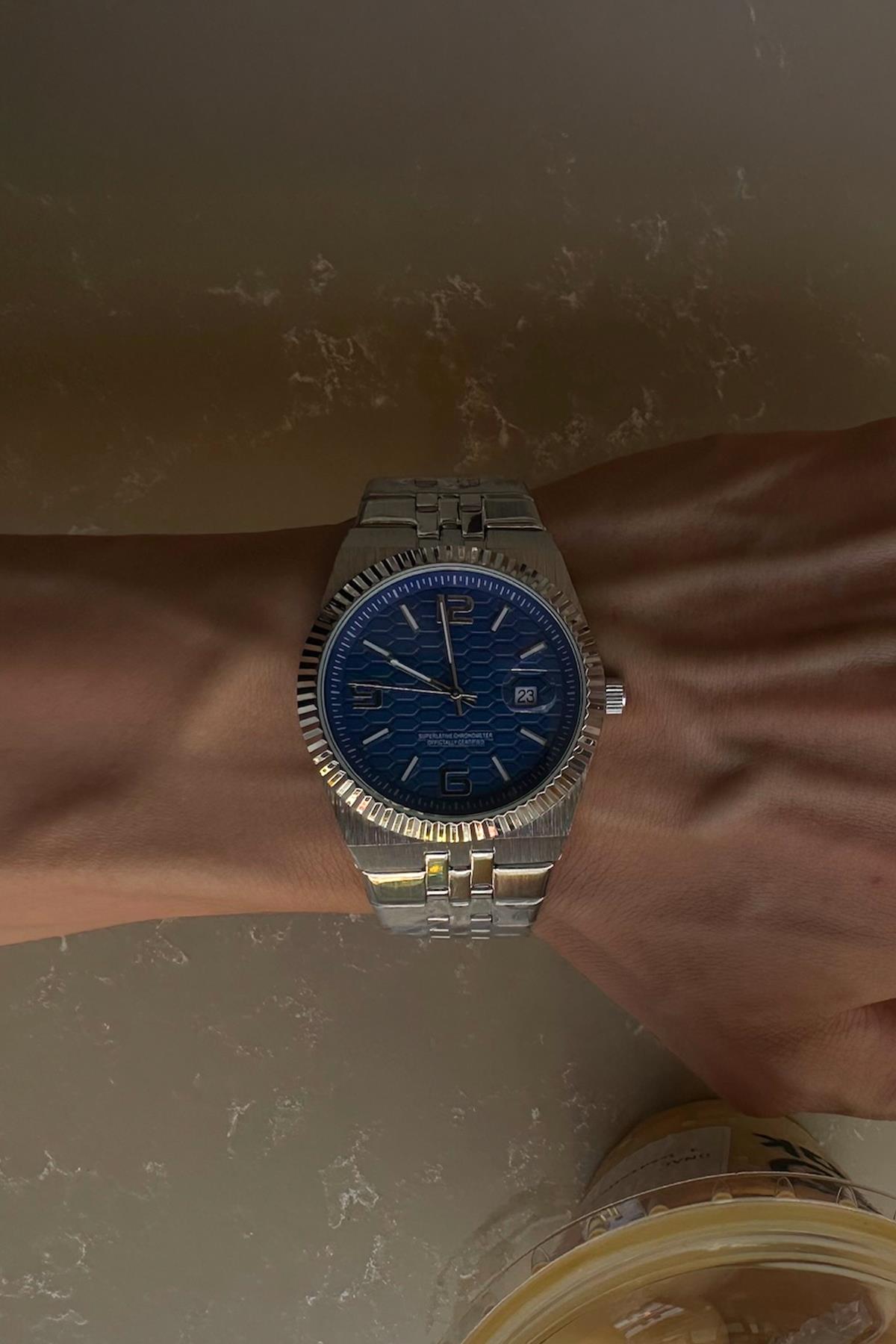 Lucent Watch