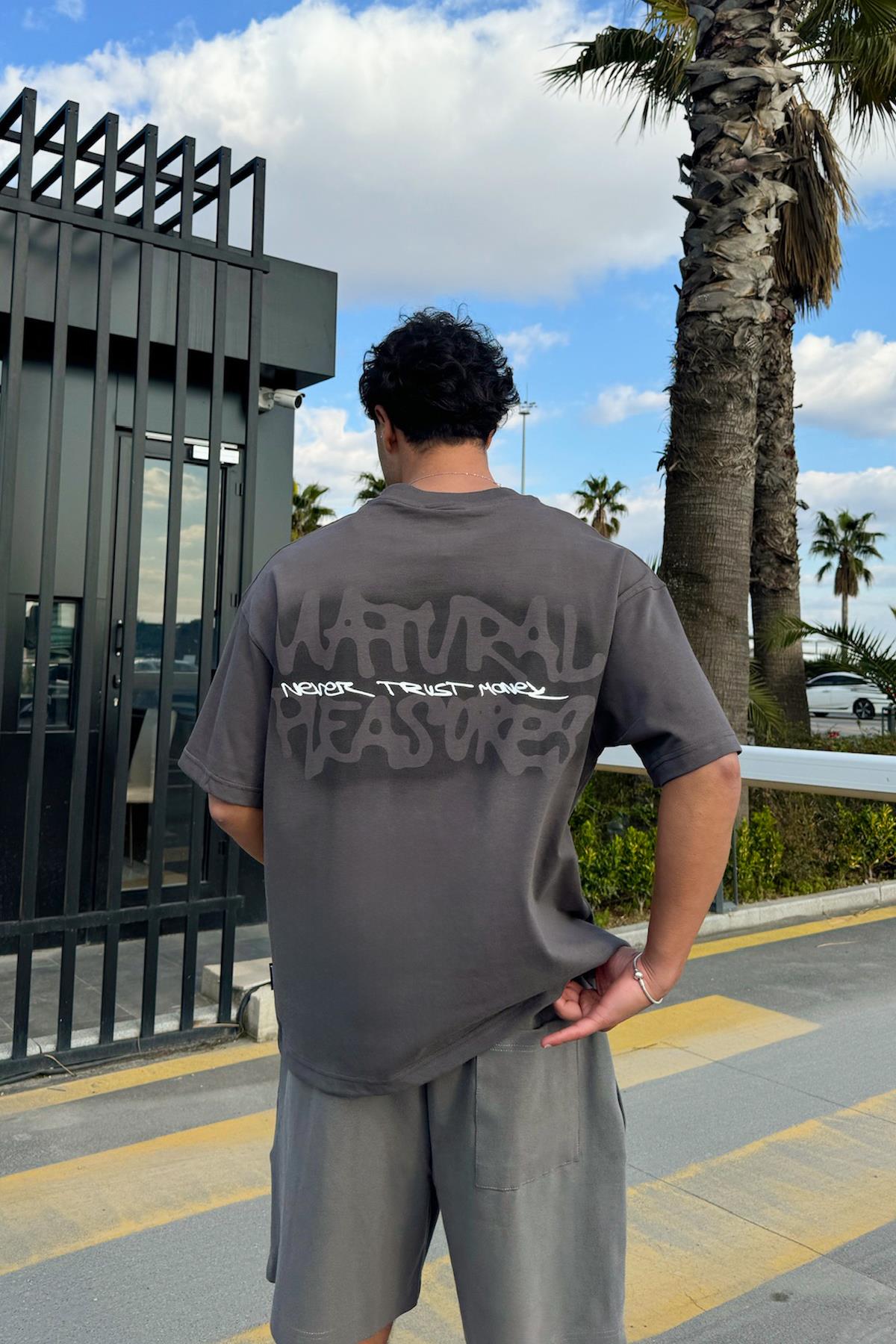 Never Trust Money Baskılı Füme Tişört