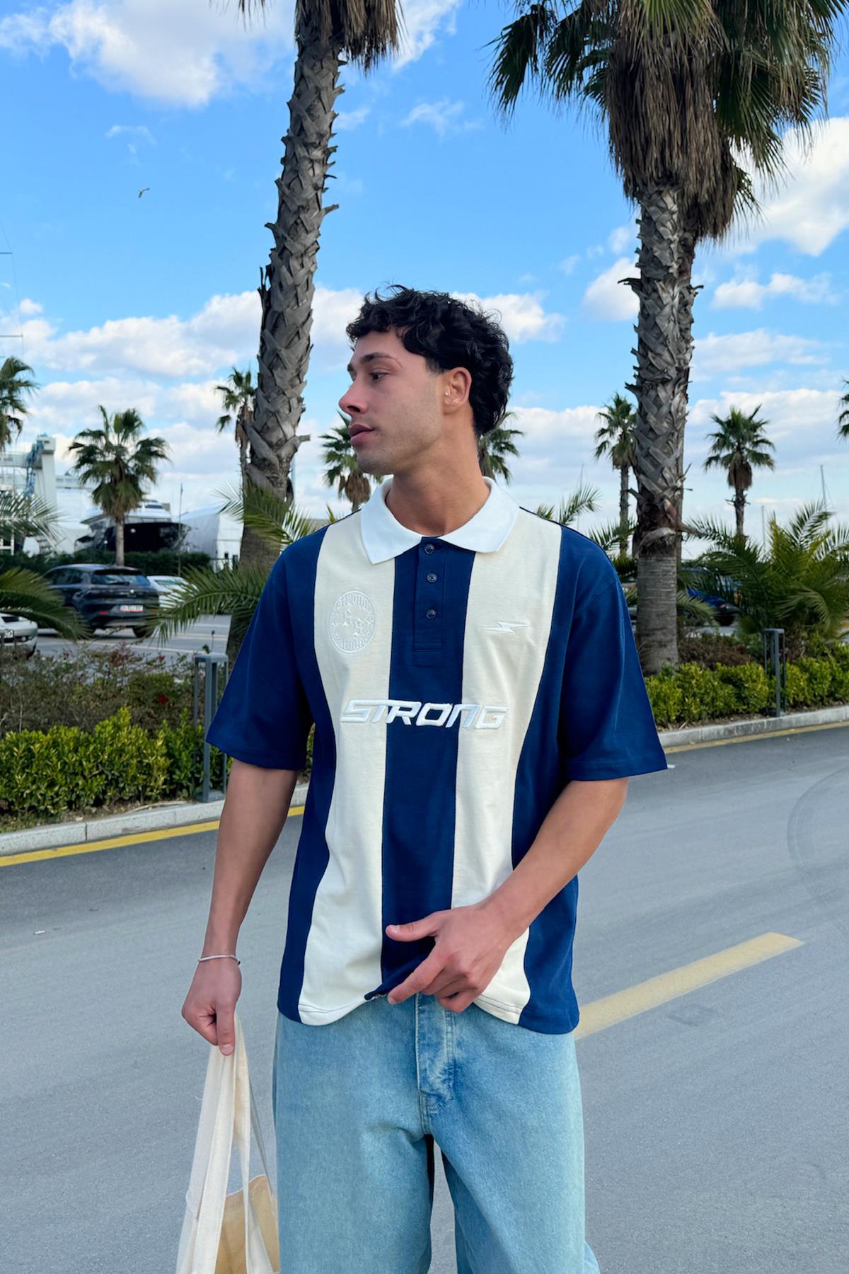 Şeritli Strong Nakışlı Oversize Bej-İndigo Tişört