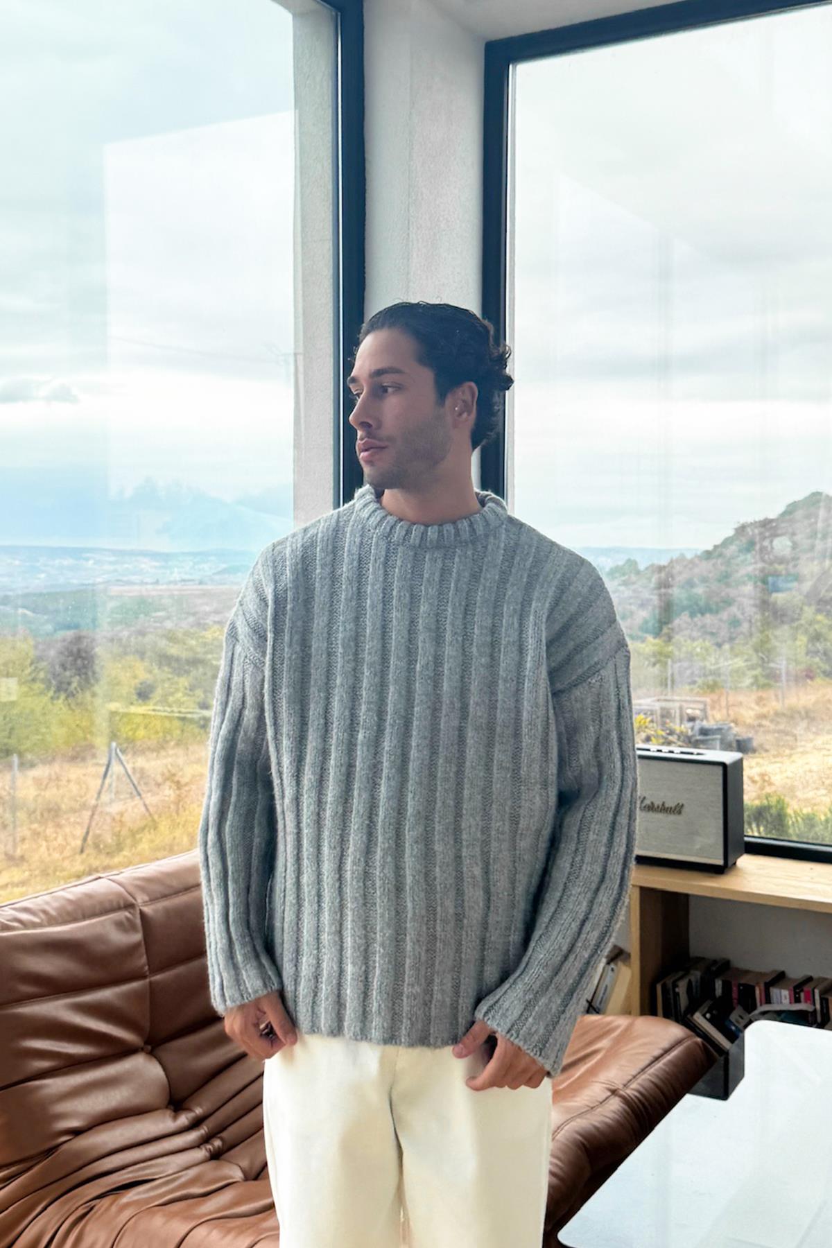 Ters Örme Gri Triko Kazak