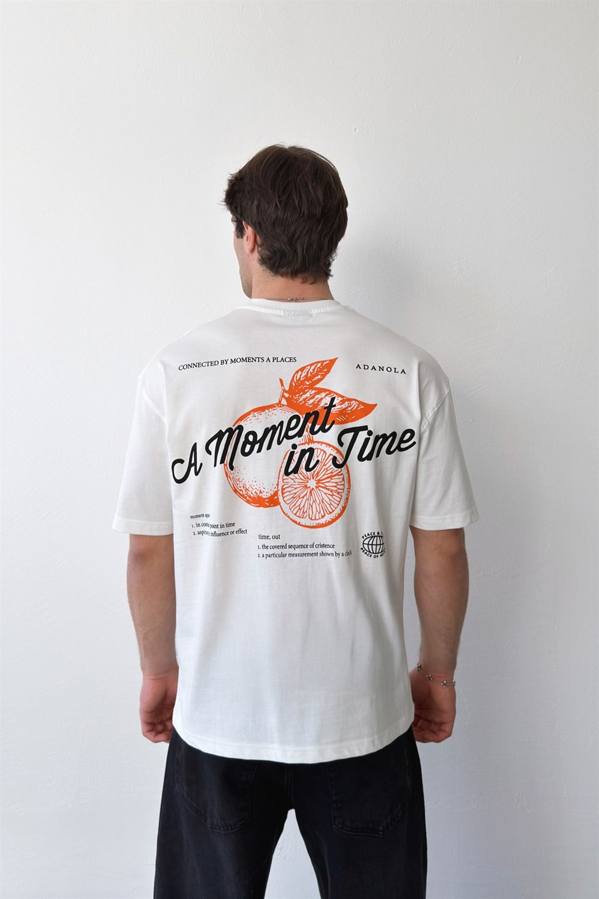 A Moment İn Time Baskılı Ekru Oversize Tişört