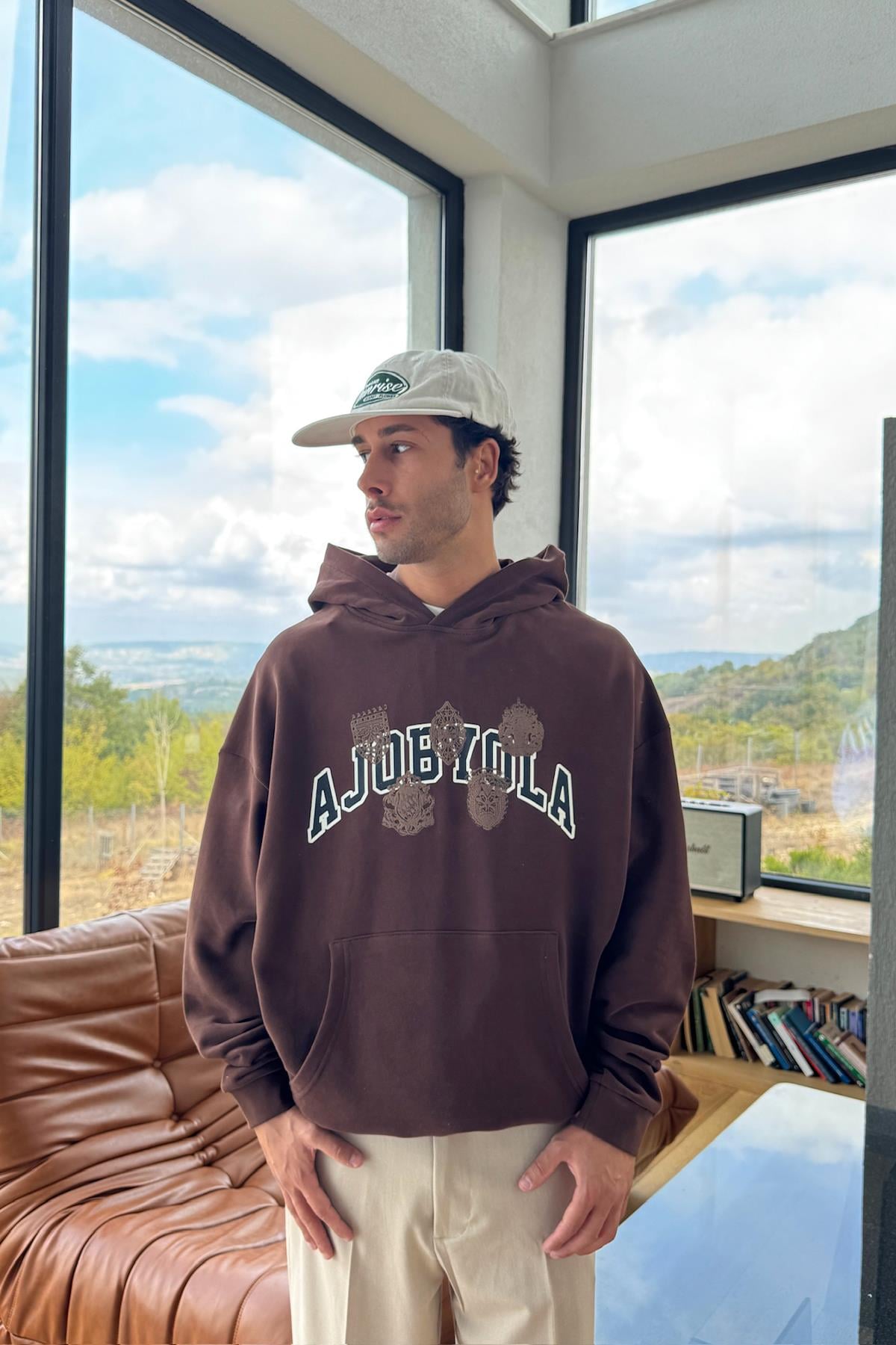Ajobyola Baskılı Hoodie Kahverengi