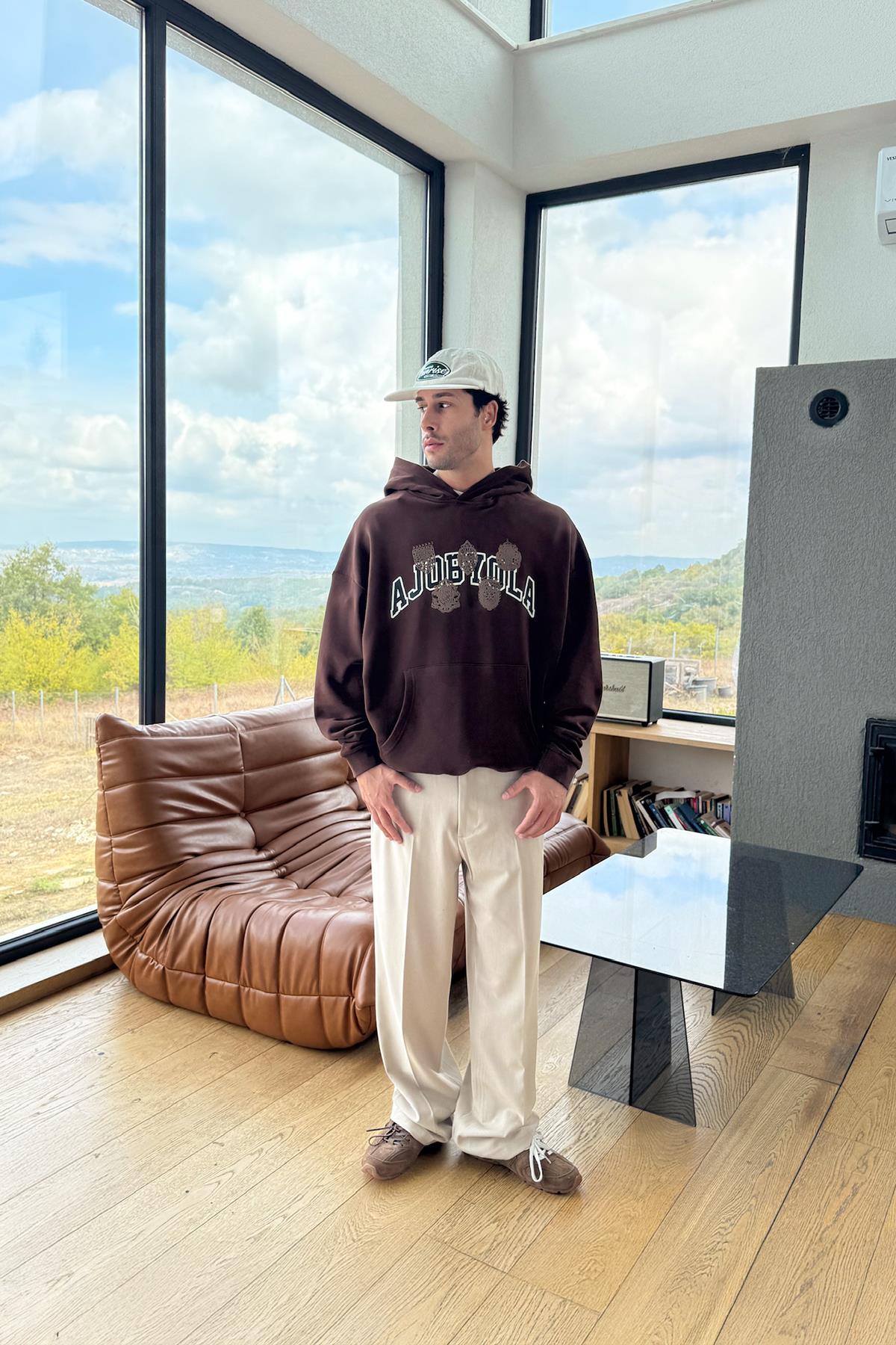 Ajobyola Baskılı Hoodie Kahverengi