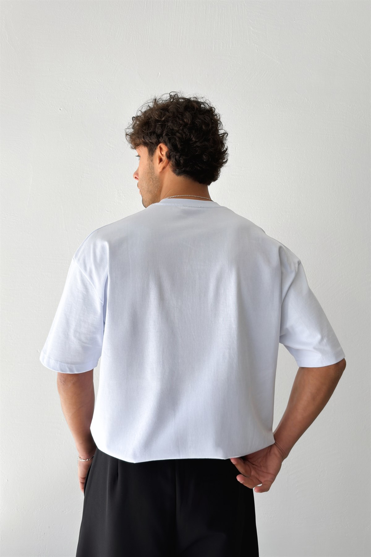 Amsterdam Nakışlı Beyaz Oversize Tişört