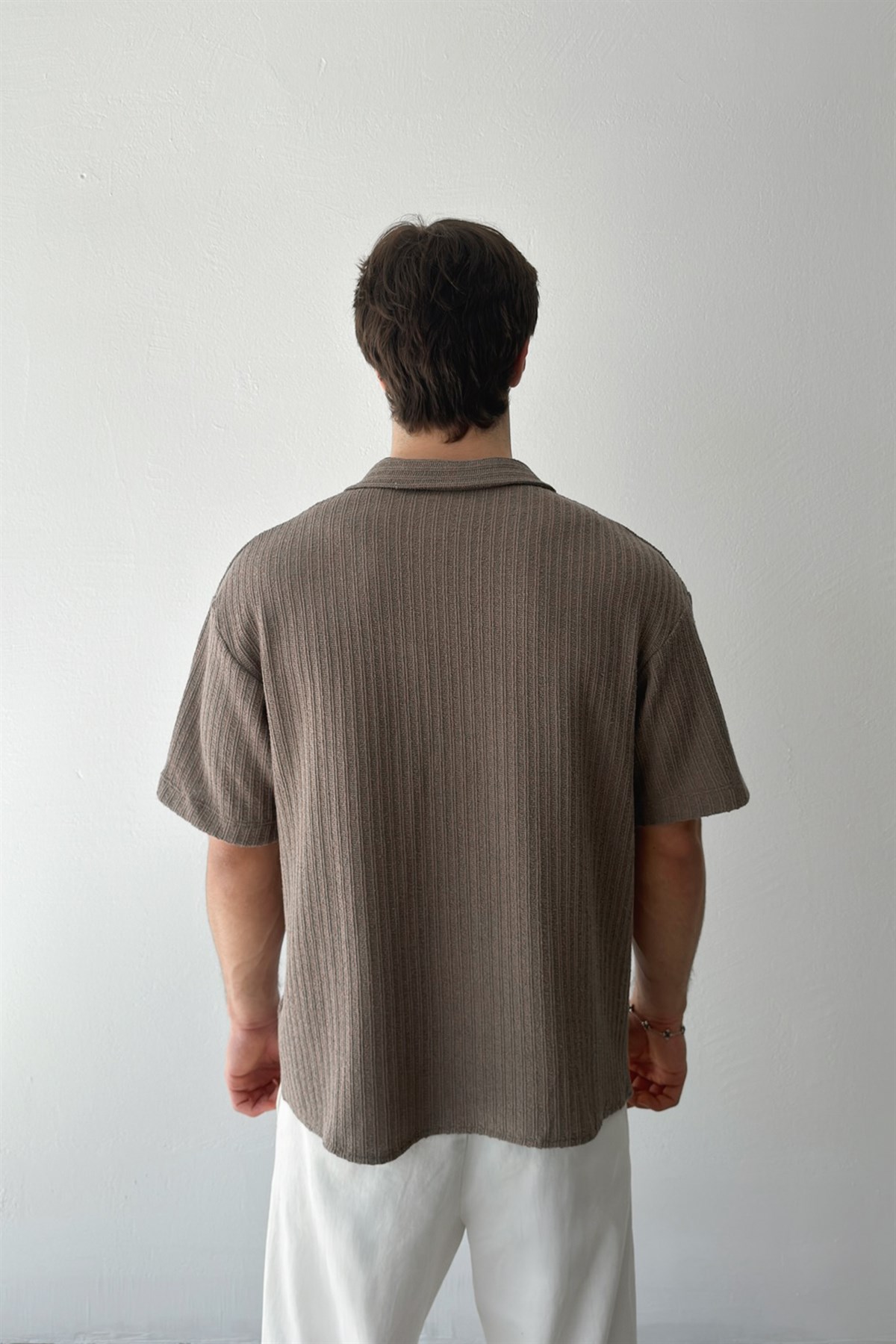 Apaş Yaka Kahverengi Örme Triko Gömlek