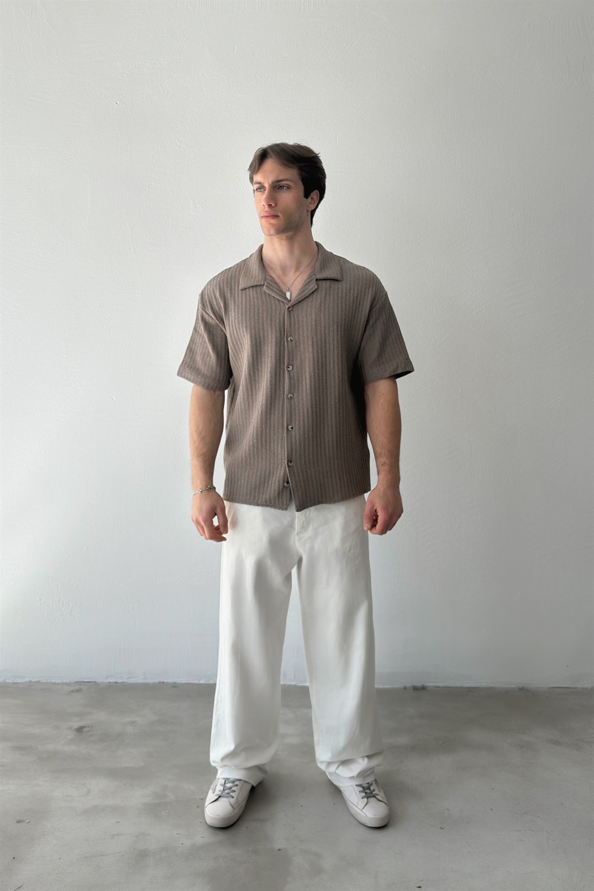 Apaş Yaka Kahverengi Örme Triko Gömlek