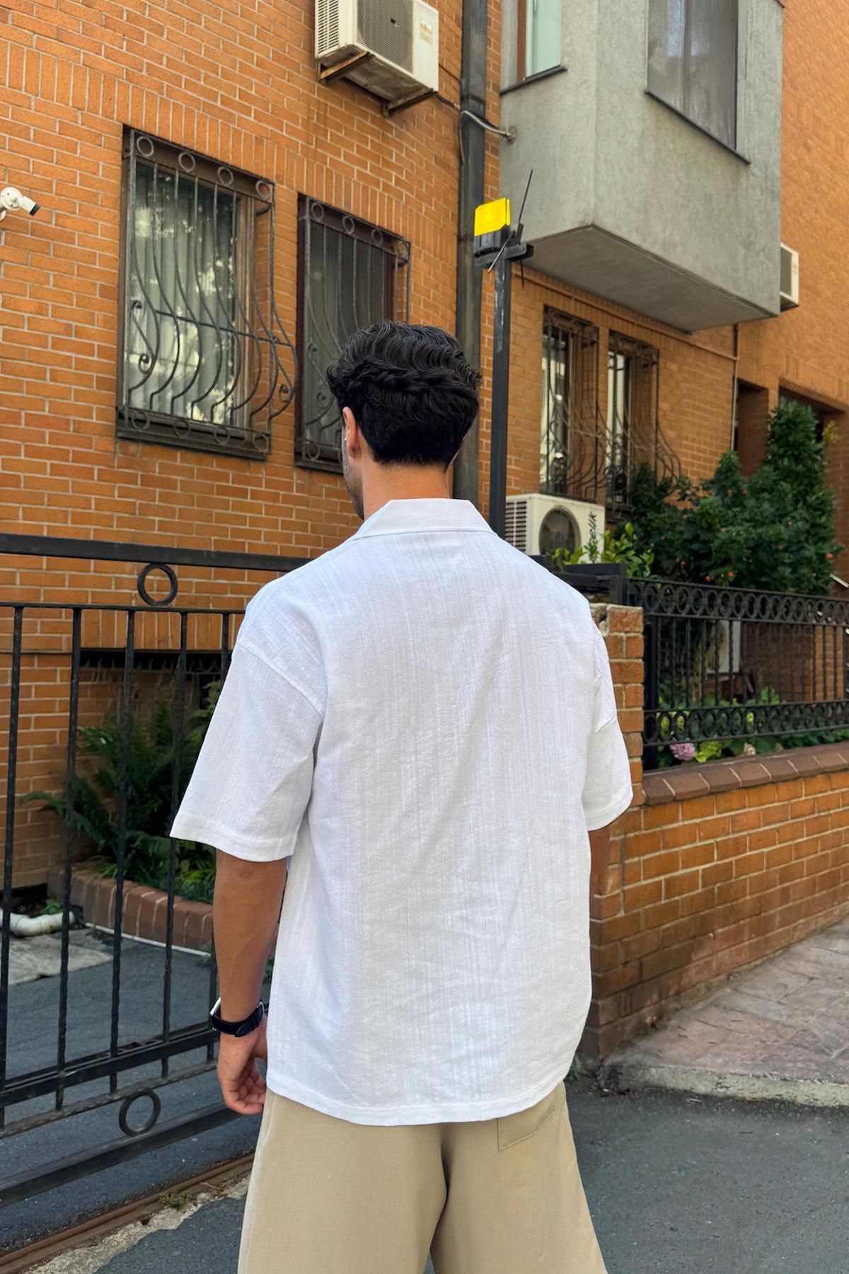 Apaş Yaka Oversize Kısa Kol Gömlek Beyaz